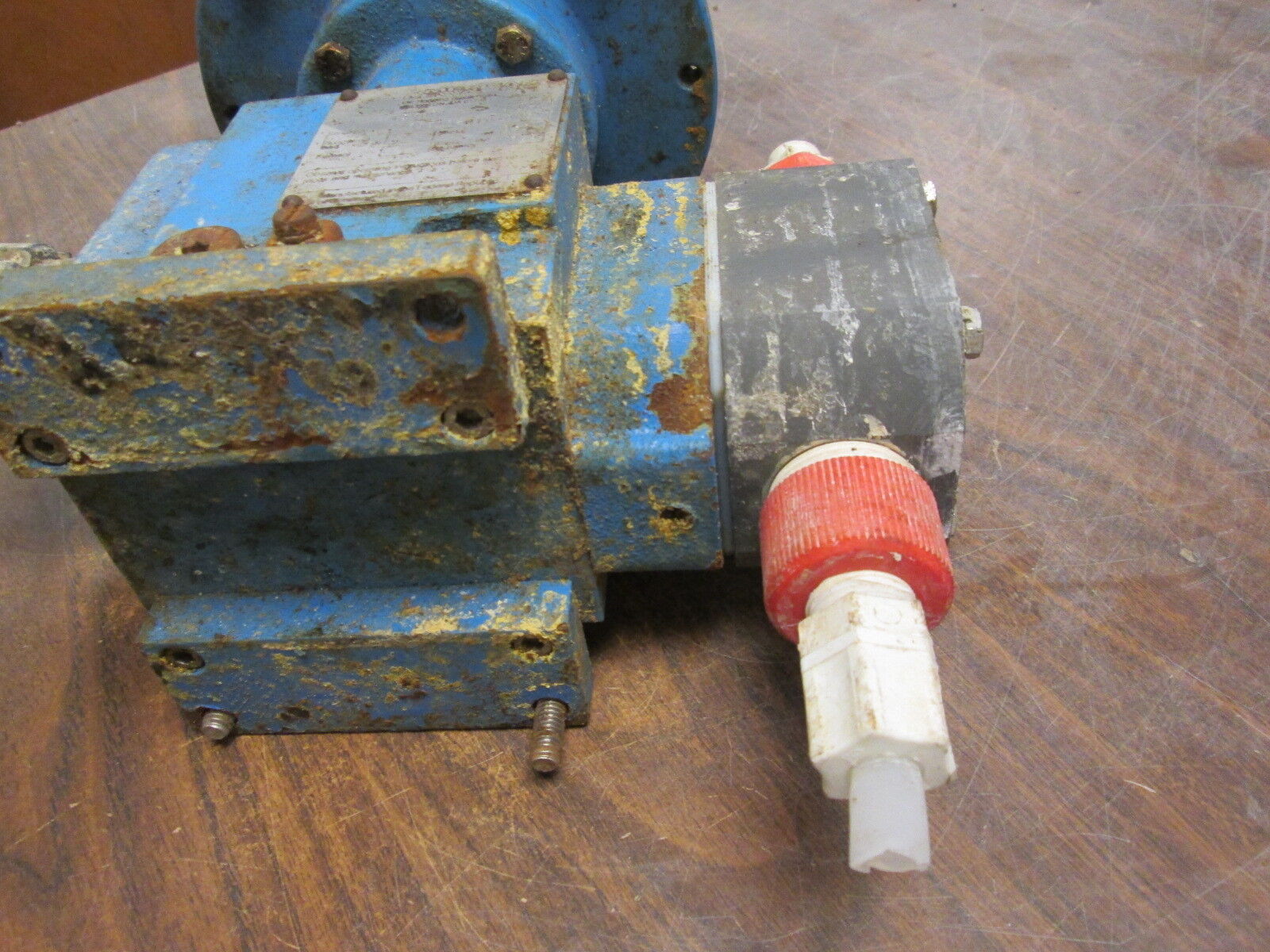 American Lewa Pump w/ Motor C150P Stroke: 0-5 Frequency: 9.5 0.75HP Used