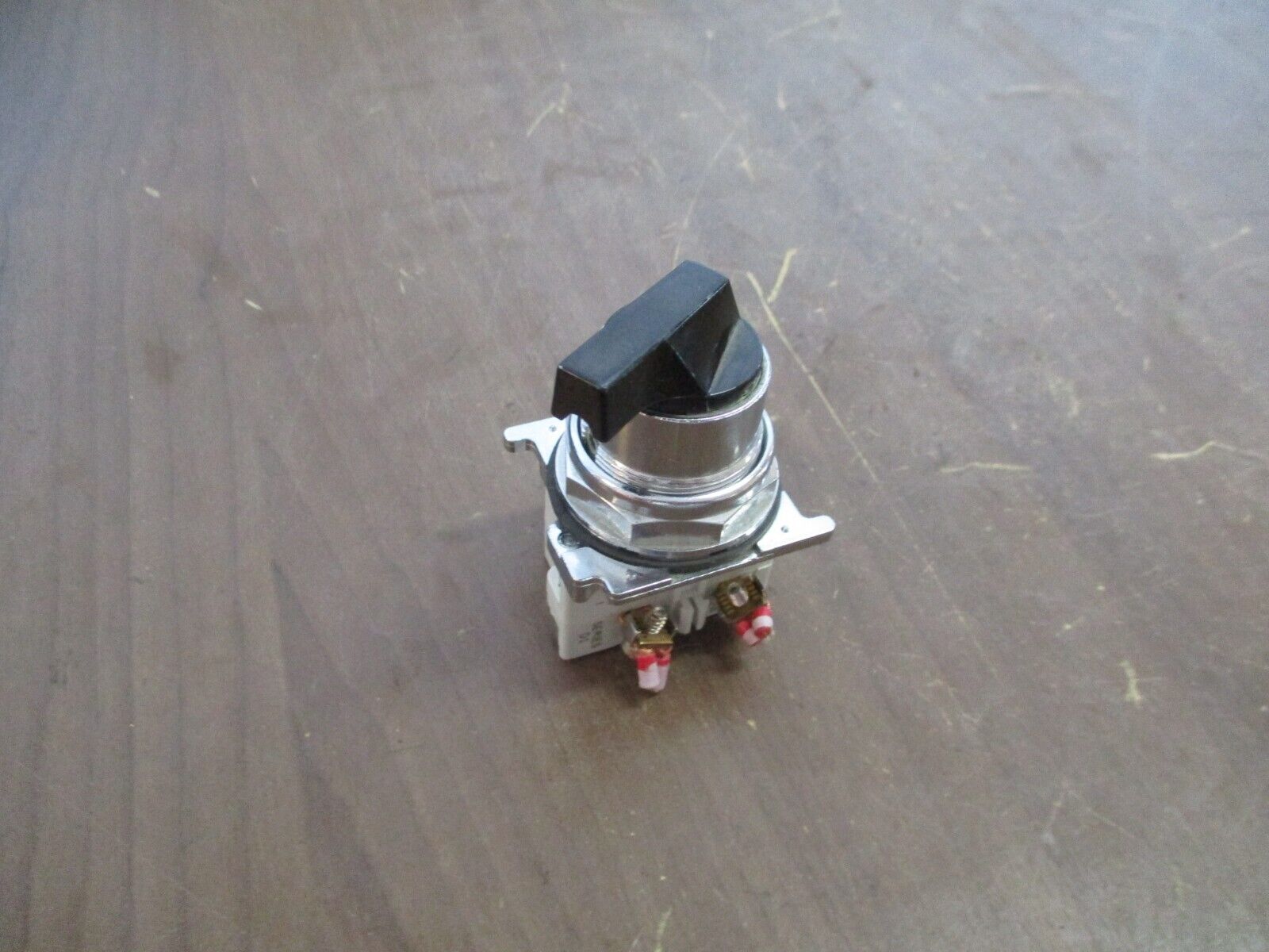 Cutler-Hammer Rotary Switch 10250T / 91000T 2-Position Used