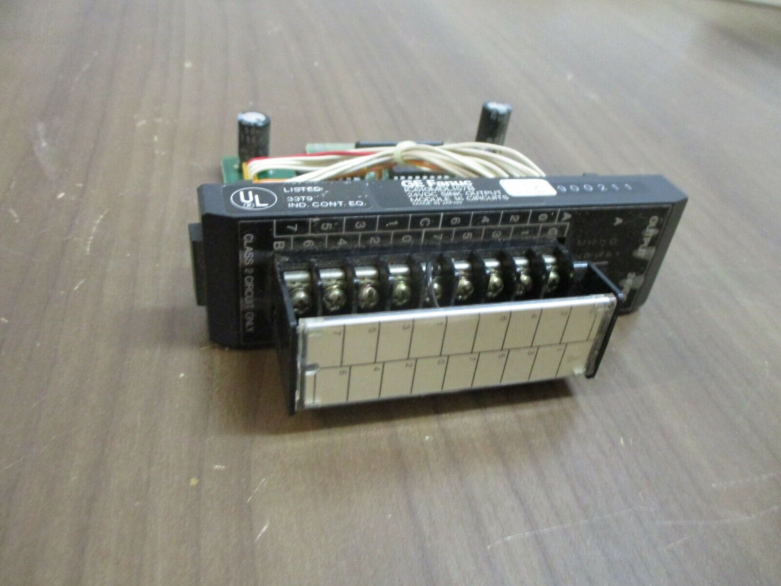GE Fanuc 24VDC Sink Output Module IC610MDL157B  16 Circuit Used