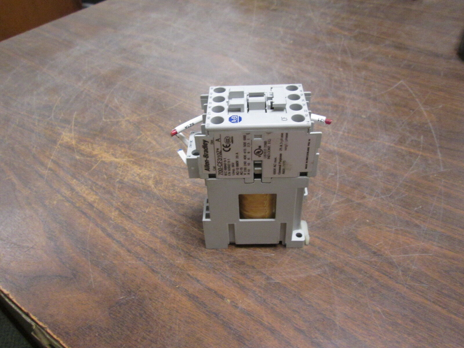 Allen-Bradley Contactor 700-CF310Z* 24VDC Coil 25A 600V Used