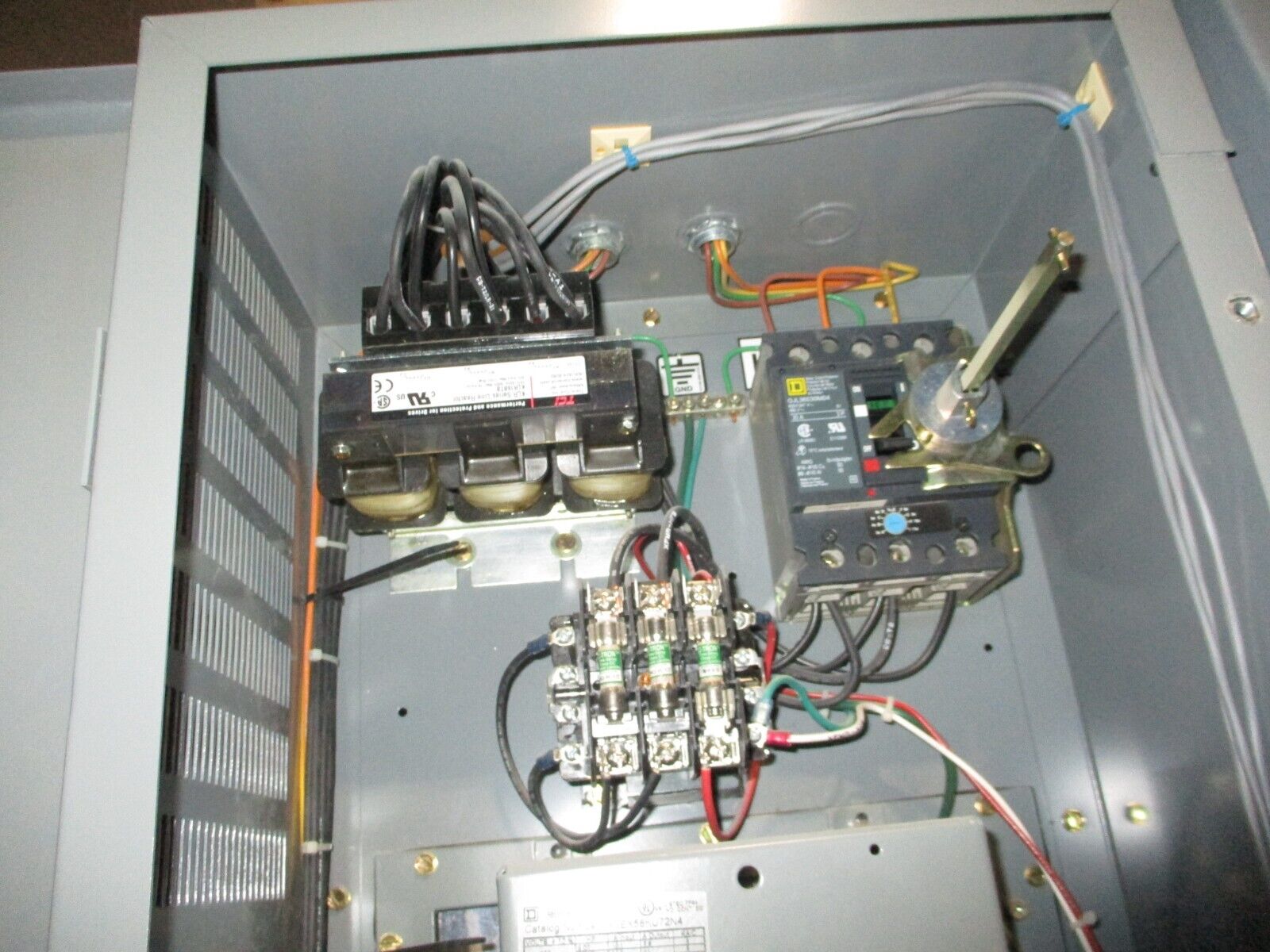Square D Econoflex Altivar AC Drive w/ Bypass 8839 58EGG4VY Ser. A 7.5HP 3Ph