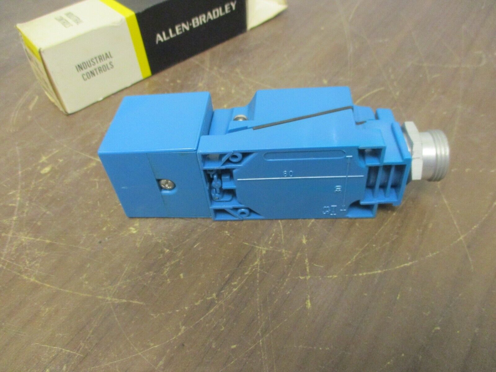 Allen-Bradley Proximity Limit Switch 871L-XNB40Q40 New Surplus