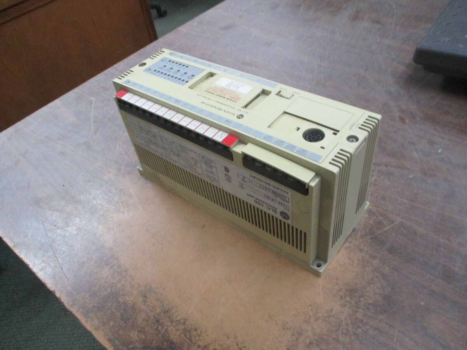 Allen-Bradley SLC 100 Processor Unit 1745-LP101 Ser. C FRN: 5 Used