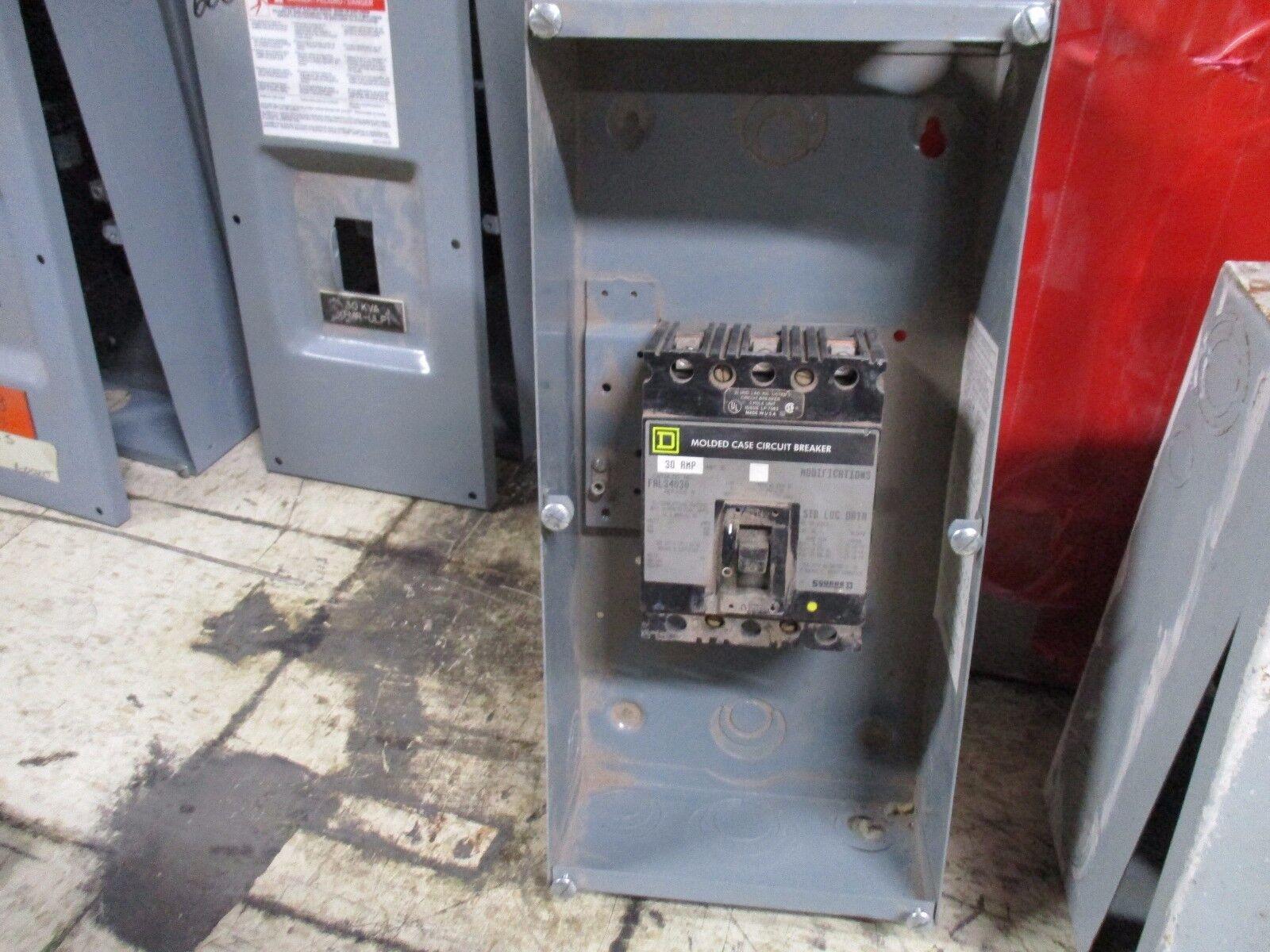Square D Enclosed Circuit Breaker FAL34030 30A 600V Used