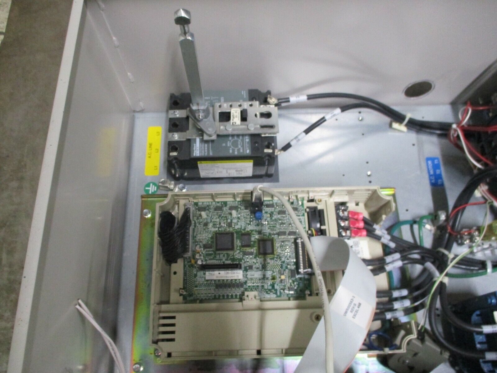 Yaskawa E7 AC Drive w/ Bypass E7BVD046TX 15HP 3Ph Used