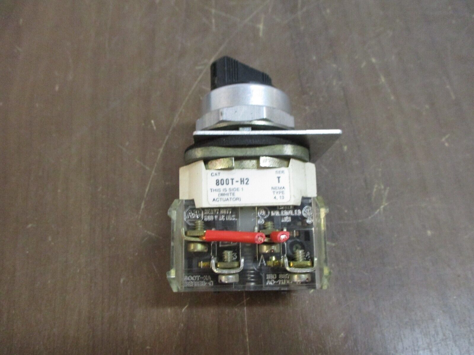 Allen-Bradley Selector Switch 800T-H2 Ser. T Nema Type 4, 13 Used