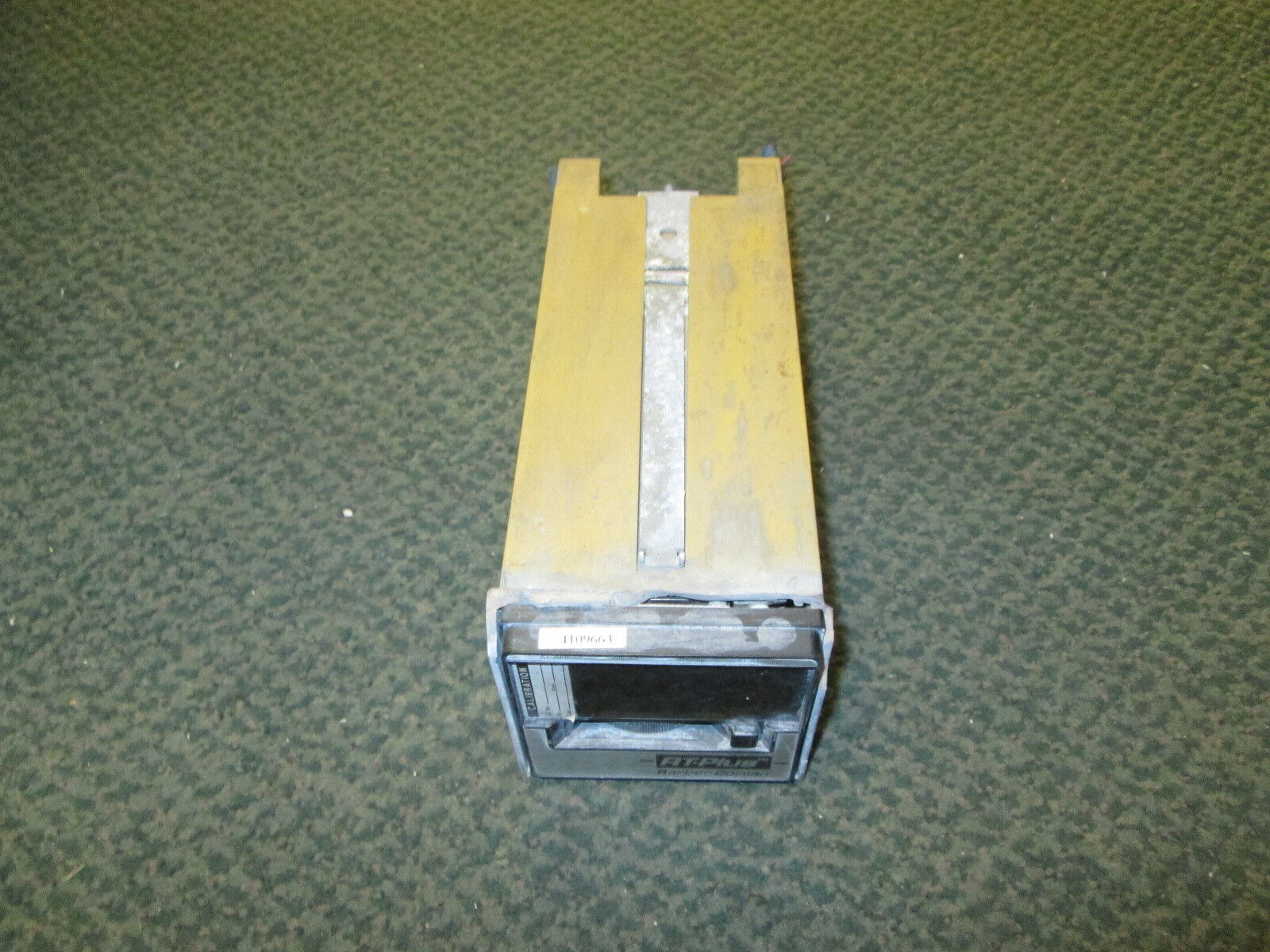 Barber-Colman Temperature Controller AT-Plus "Broken Case" Used