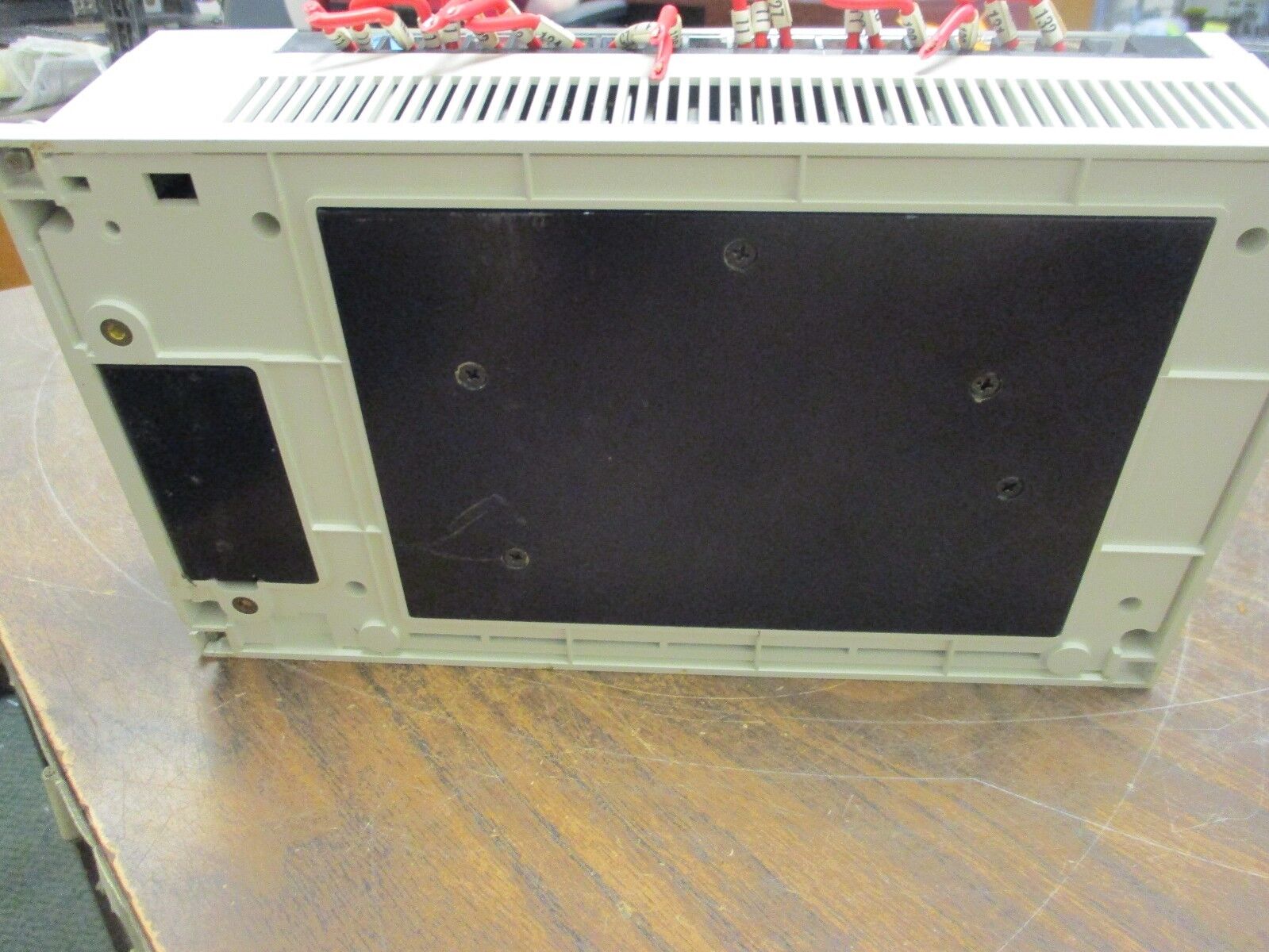 Allen-Bradley SLC 150 Expansion Unit 1745-E151 Ser B Broken Mounting Foot* Used