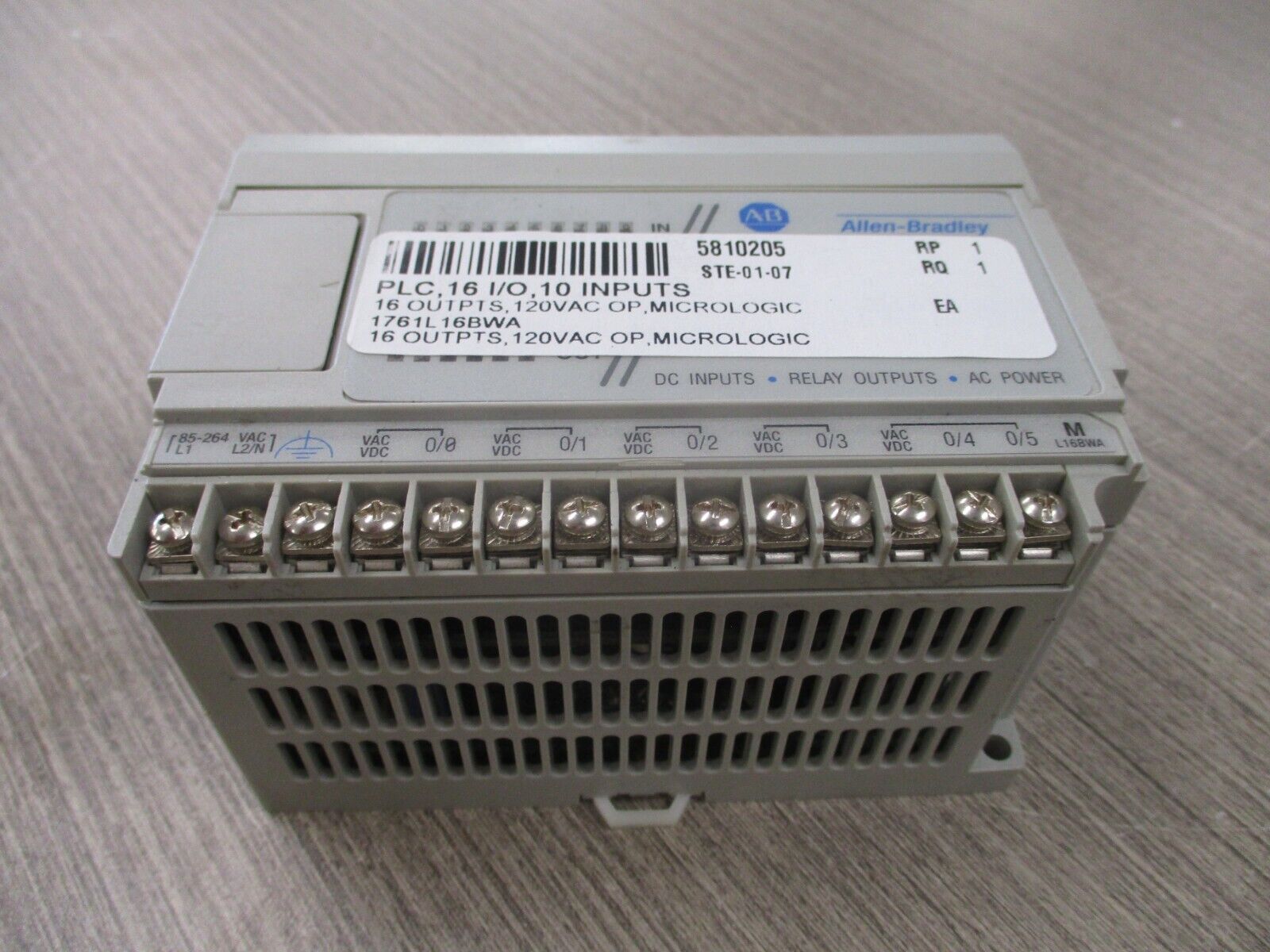Allen-Bradley MicroLogix 100 Controller 1761-L16BWA Ser. E FRN 1.0 Used