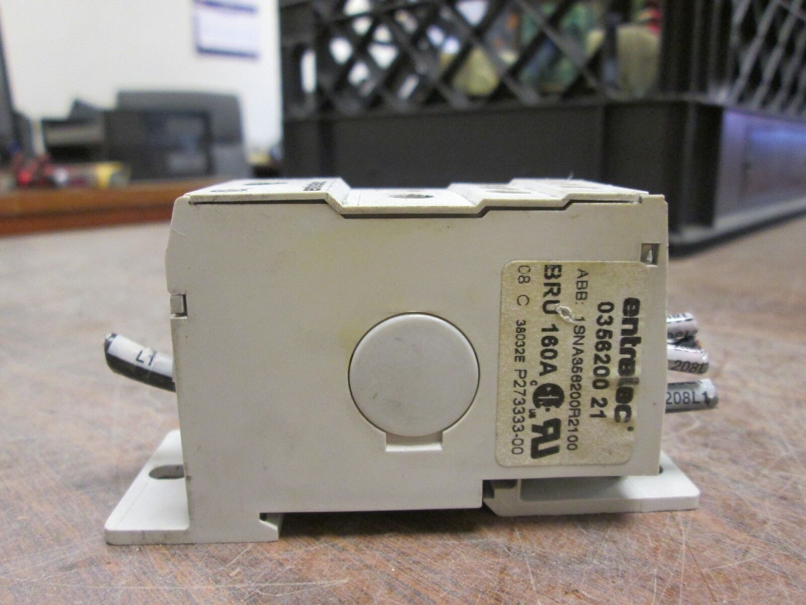 Entrelec Power Distribution Block BRU 160 160A 600V 1P Used