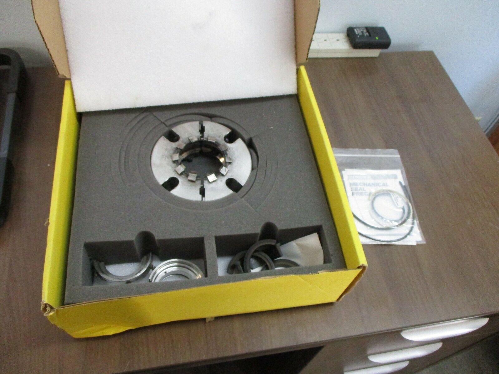 Chesterton 442M Mixer Stationary Split Seal 646379 Seal Size: -16 New Surplus