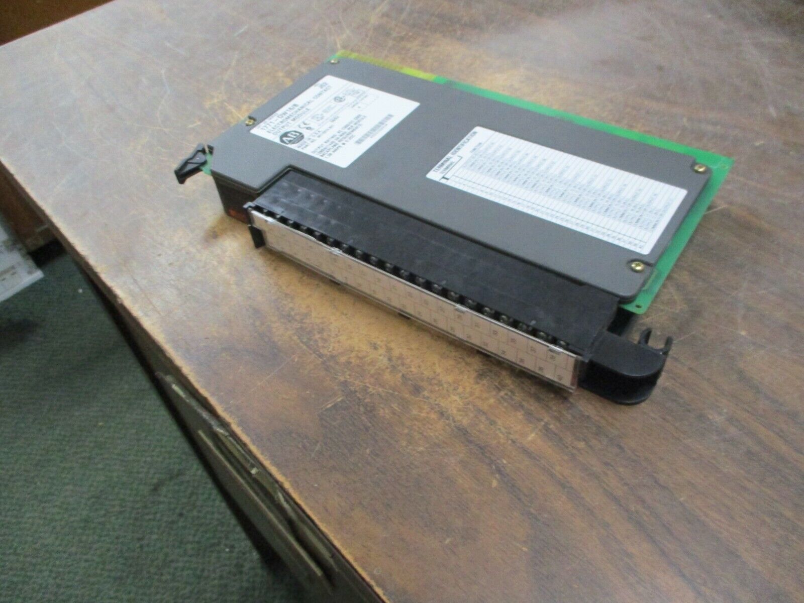 Allen-Bradley PLC Board 1771-OW16/B Electromechanical Contact Output Module Used