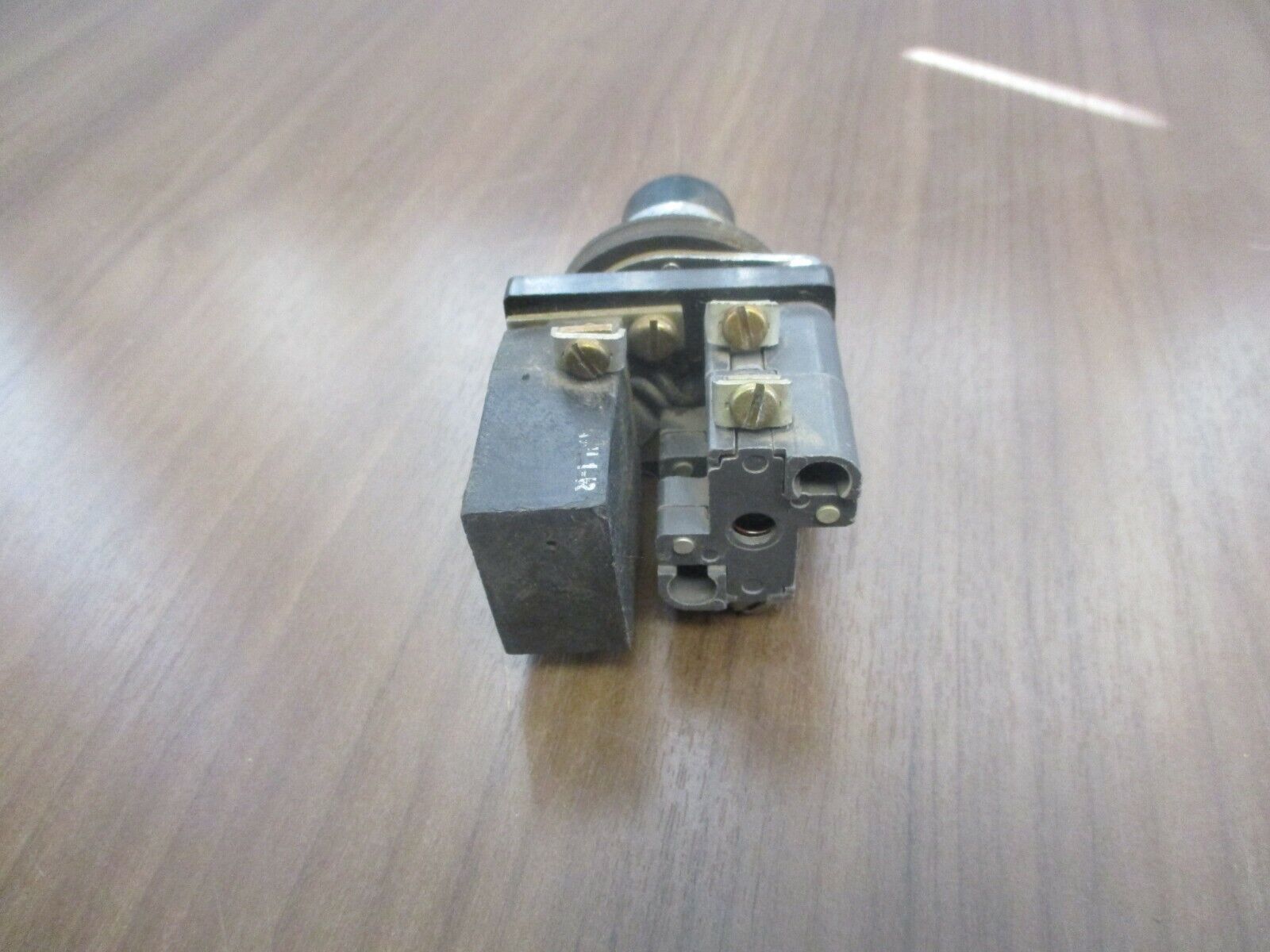 Westinghouse Push Button OT3PF 120 VAC 60 Hz Green Used