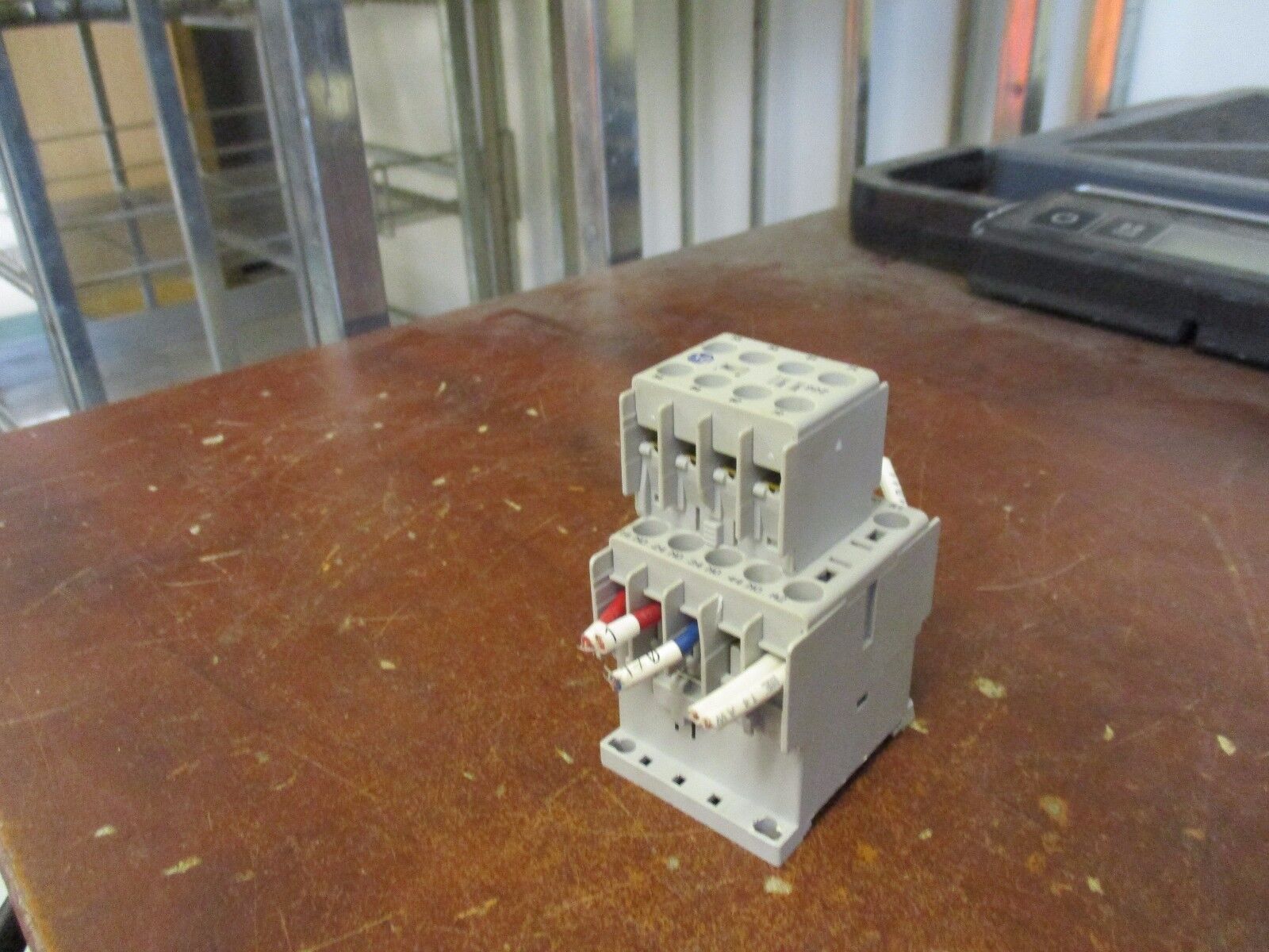 Allen-Bradley Contactor w/Aux Contact Black 700-K40E-* 120V Coil 10A 600V Used