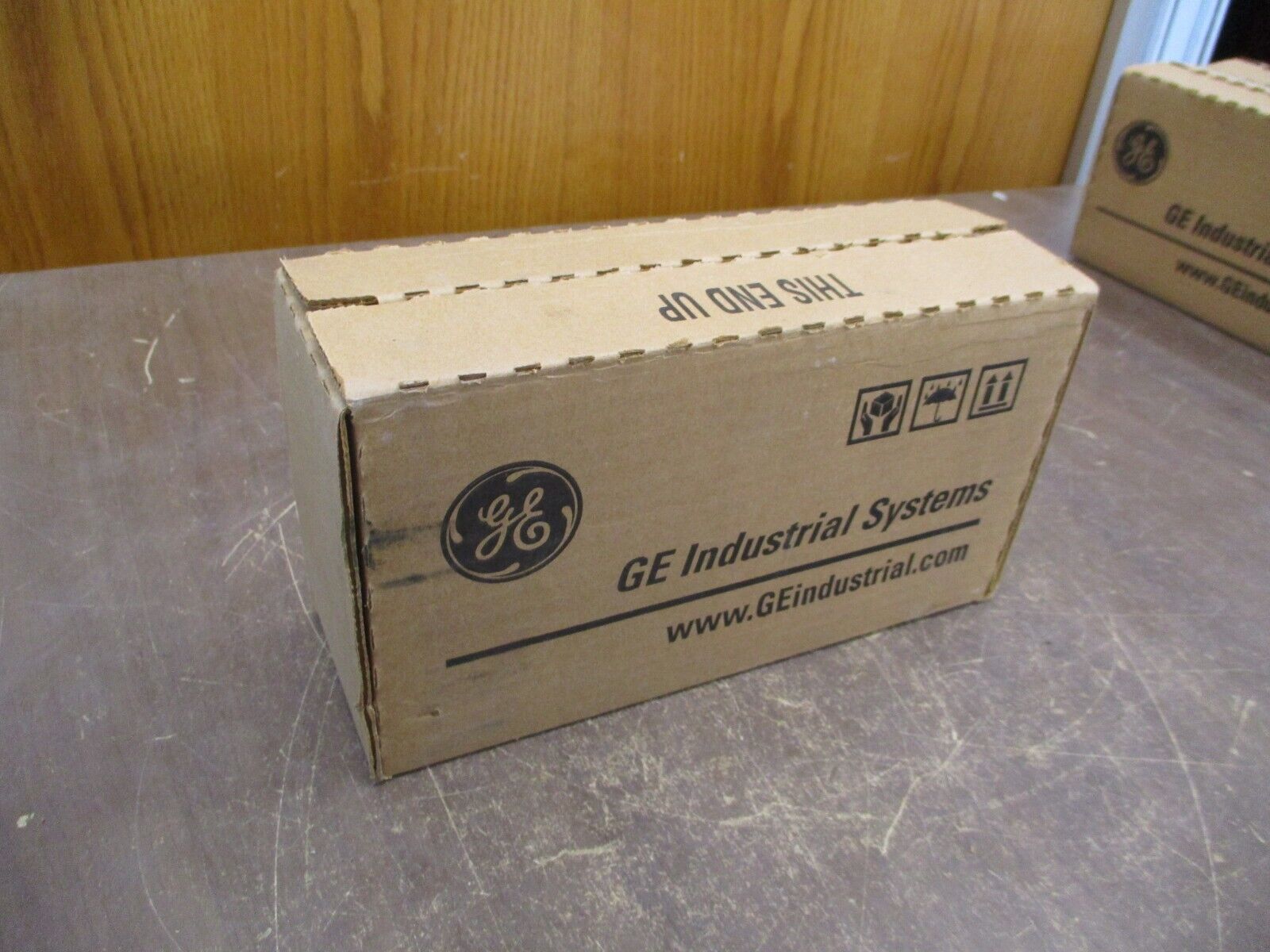 GE Circuit Breaker TEB122025 25A 240V 2P New Surplus