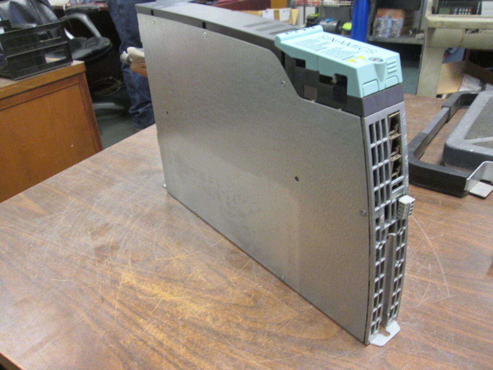 Siemens Sinamacs Single Motor Module 6SL3120-ITE15-0AA4 Input: 600V DC Used