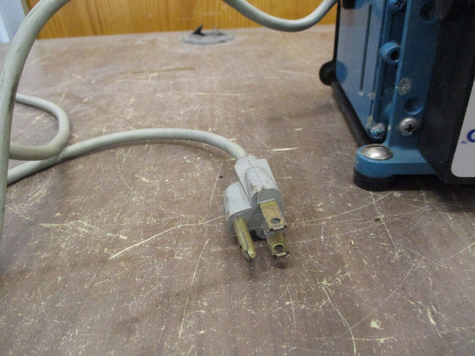 Blue White Chem-Feed Pump C-1530LP 100PSI 1.3GPH 115V 60Hz *Missing Nut* Used