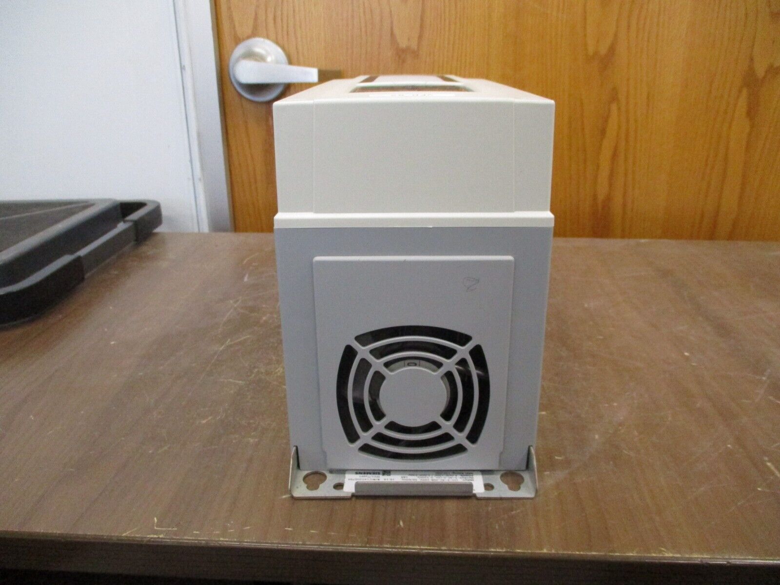 Siemens AC Drive BT300-005X2-01X 5HP 3Ph Output: 0-Uin 0-320Hz 18A w/ Keypad