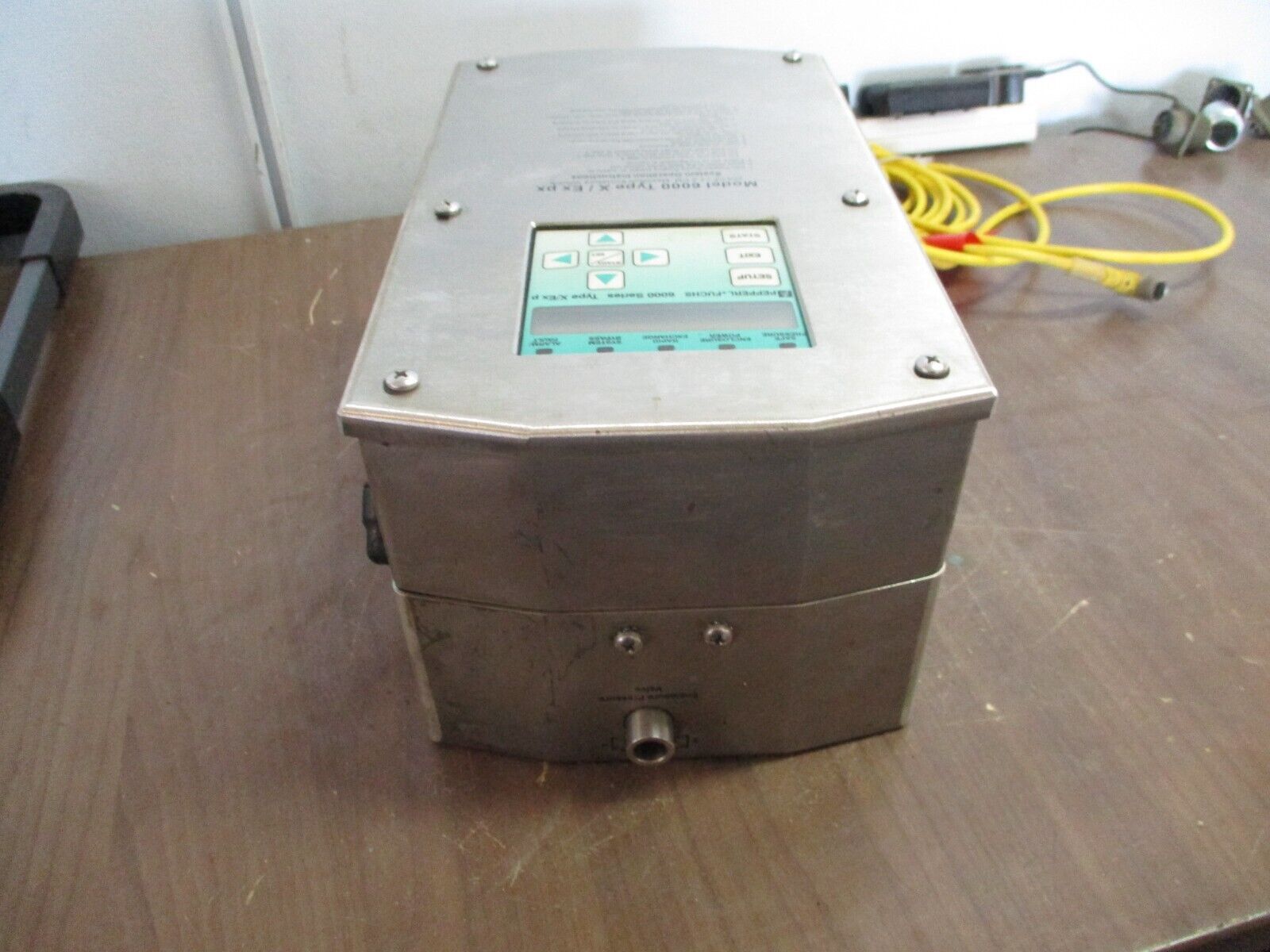 PepperL + Fuchs Purging System Control Unit Model 6000 Type X / Ex px Used