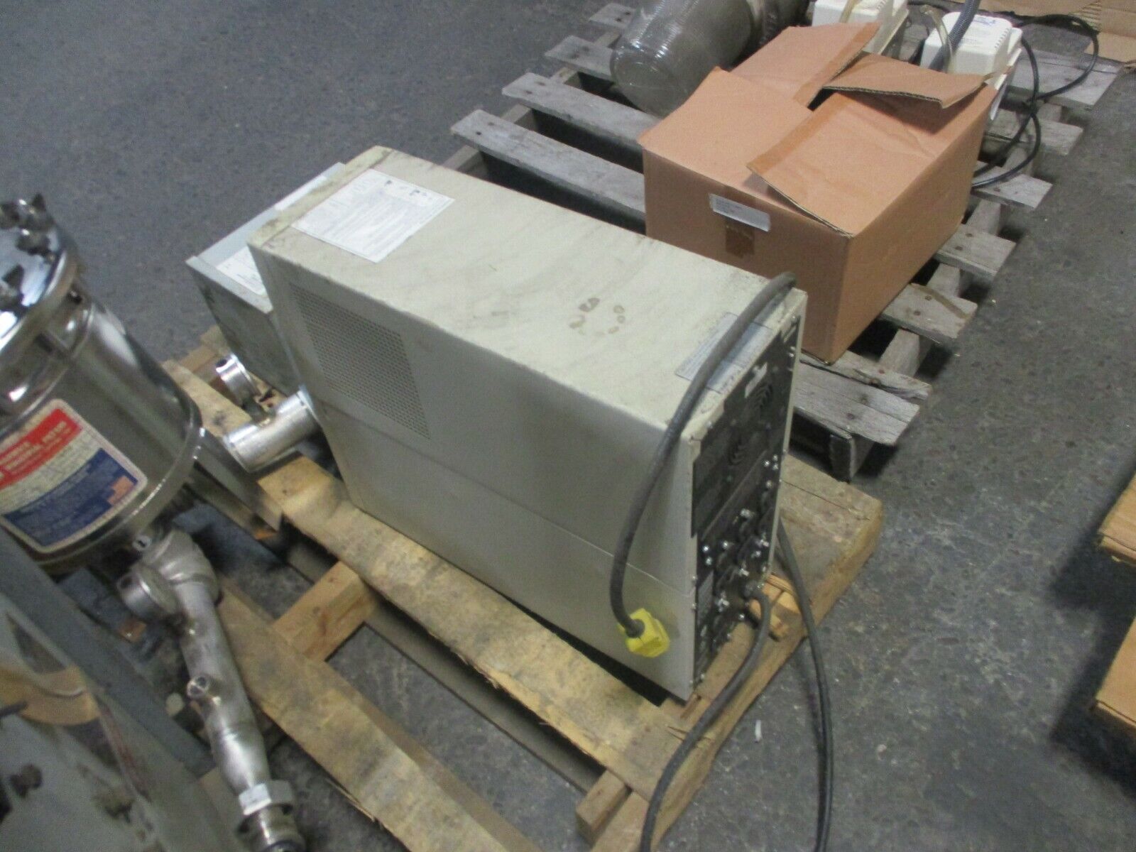 APC Smart-UPS 2200 SU2200NET 2200VA 1600W Used