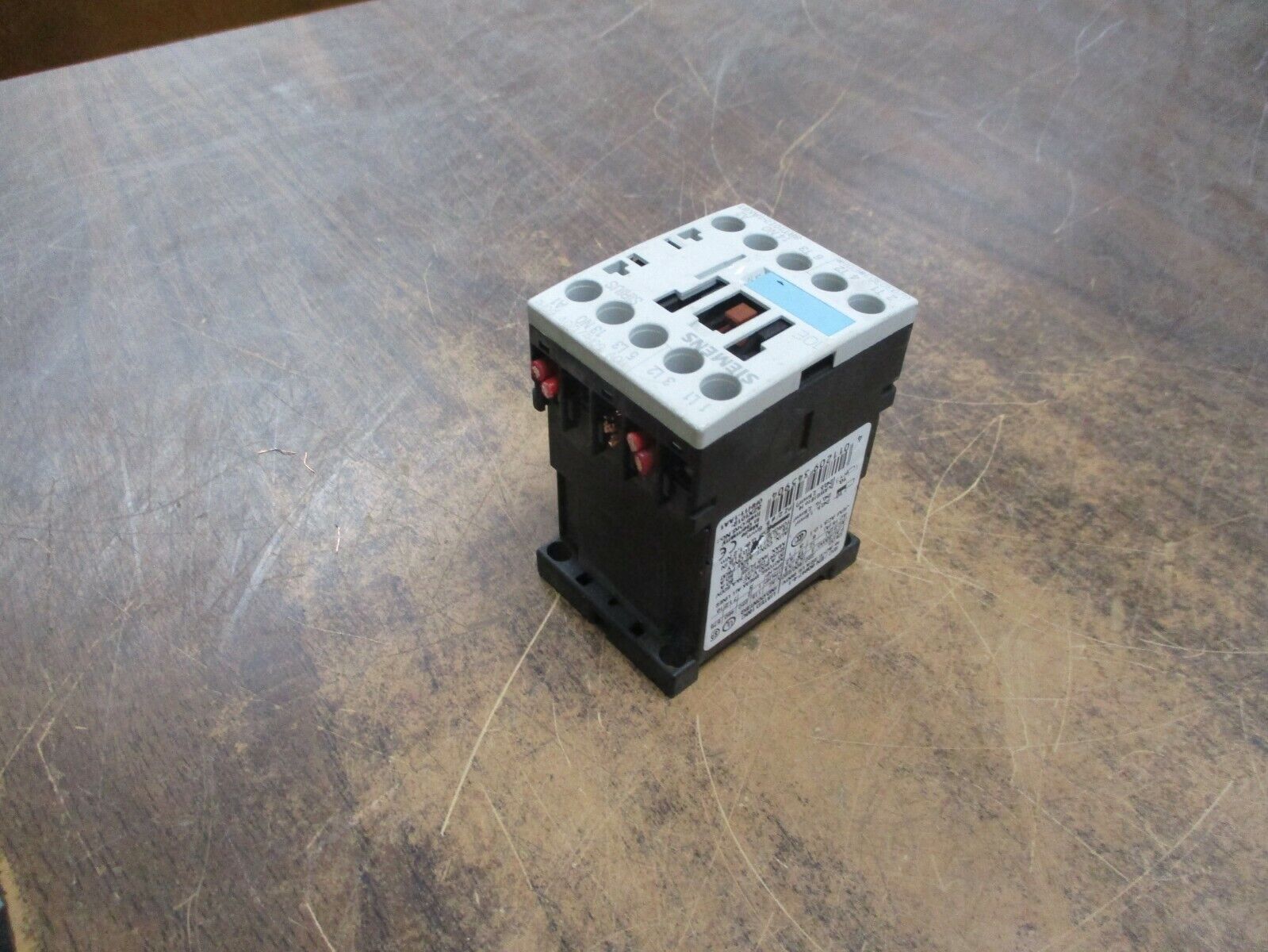 Siemens Sirius Contactor 3RT1017-1AK61 120V Coil 20A 600V Used