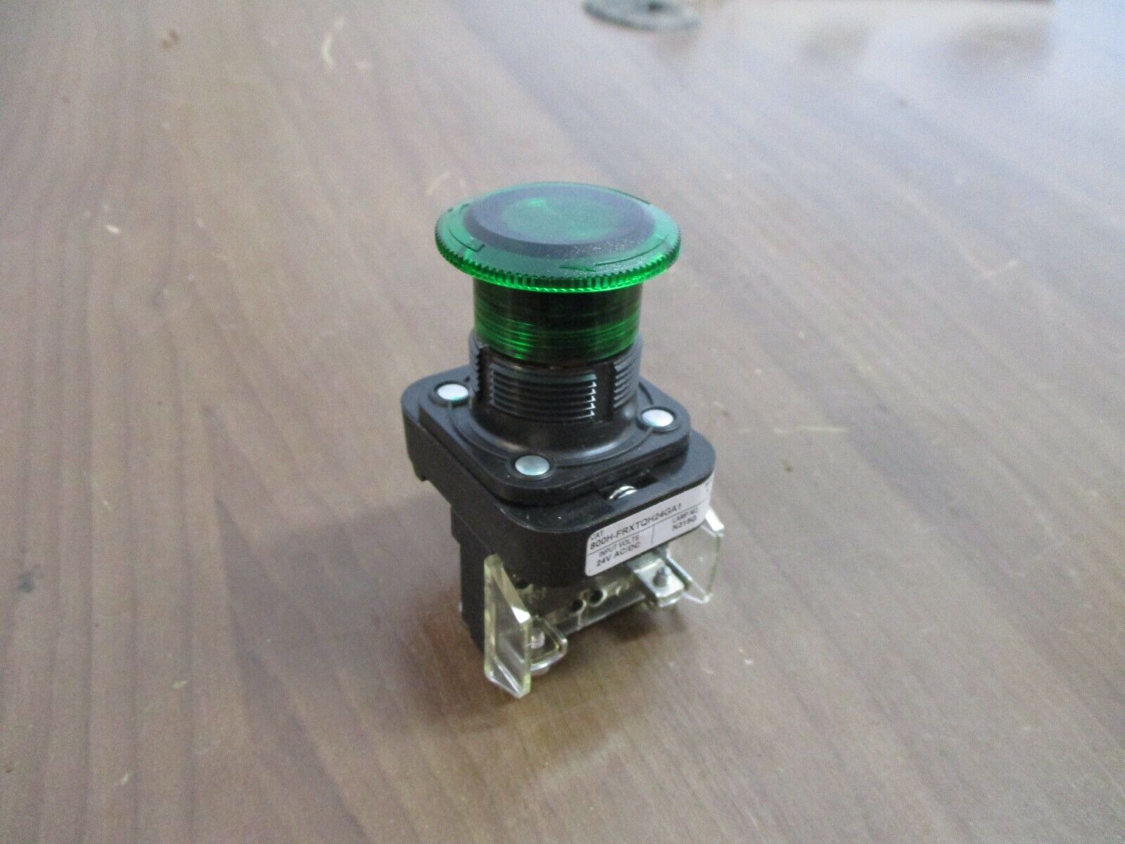 Allen-Bradley Illuminated Push Button  800H-FRXTQH24GA1 Ser. F 24V Green Used