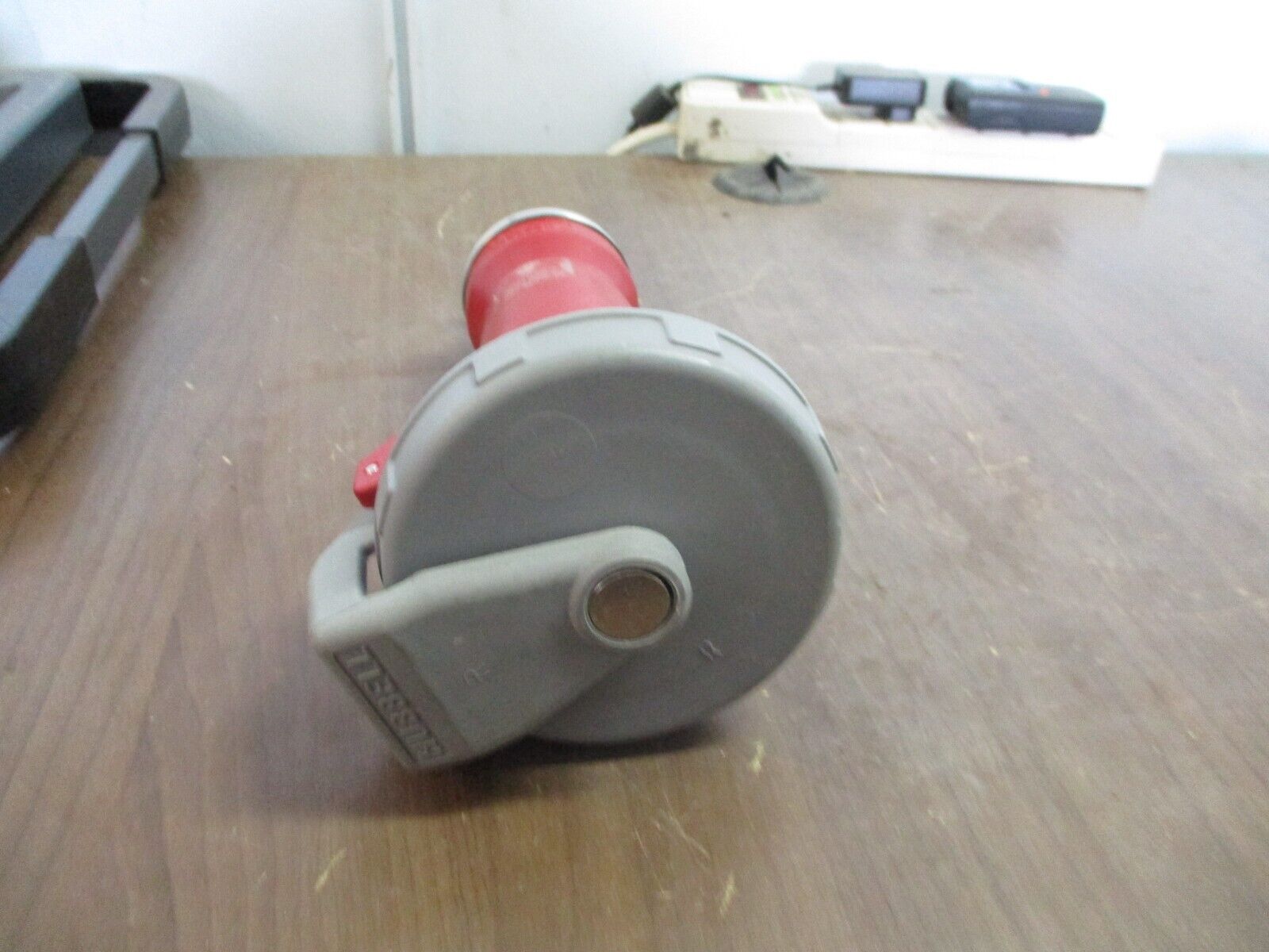 Hubbell Connector 532C6W 32A 220/680V 3P+N+G *Conduit End* Used