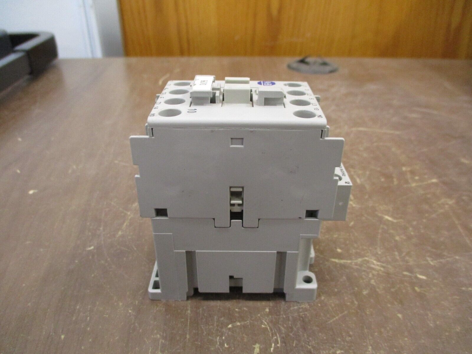 Allen-Bradley Contactor 100-C12*10 24V Coil 25A 600V *Damaged Top* Used