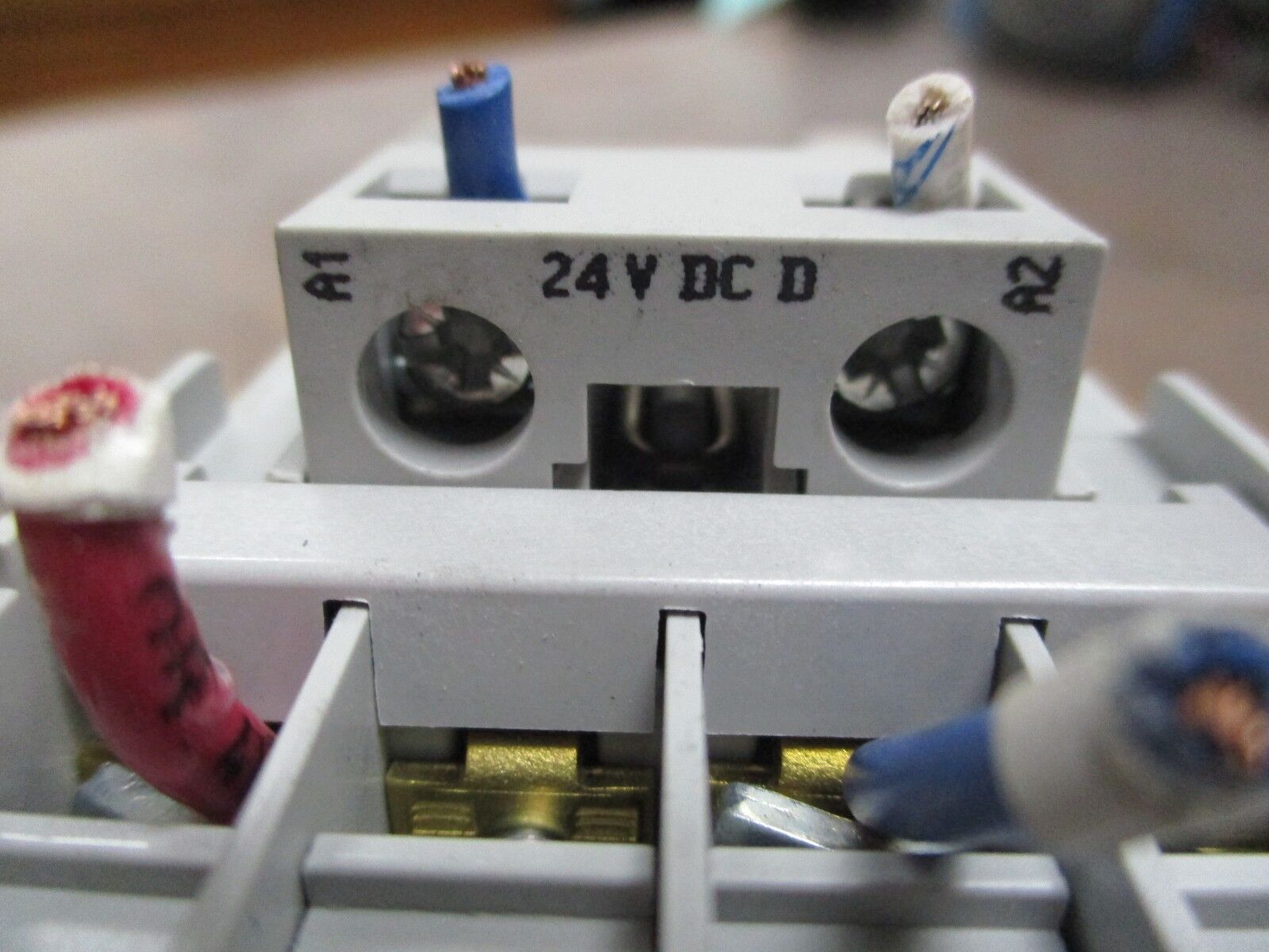 Allen-Bradley Contactor 700-CFM400Z*A 24VDC Coil 30A 600V Used