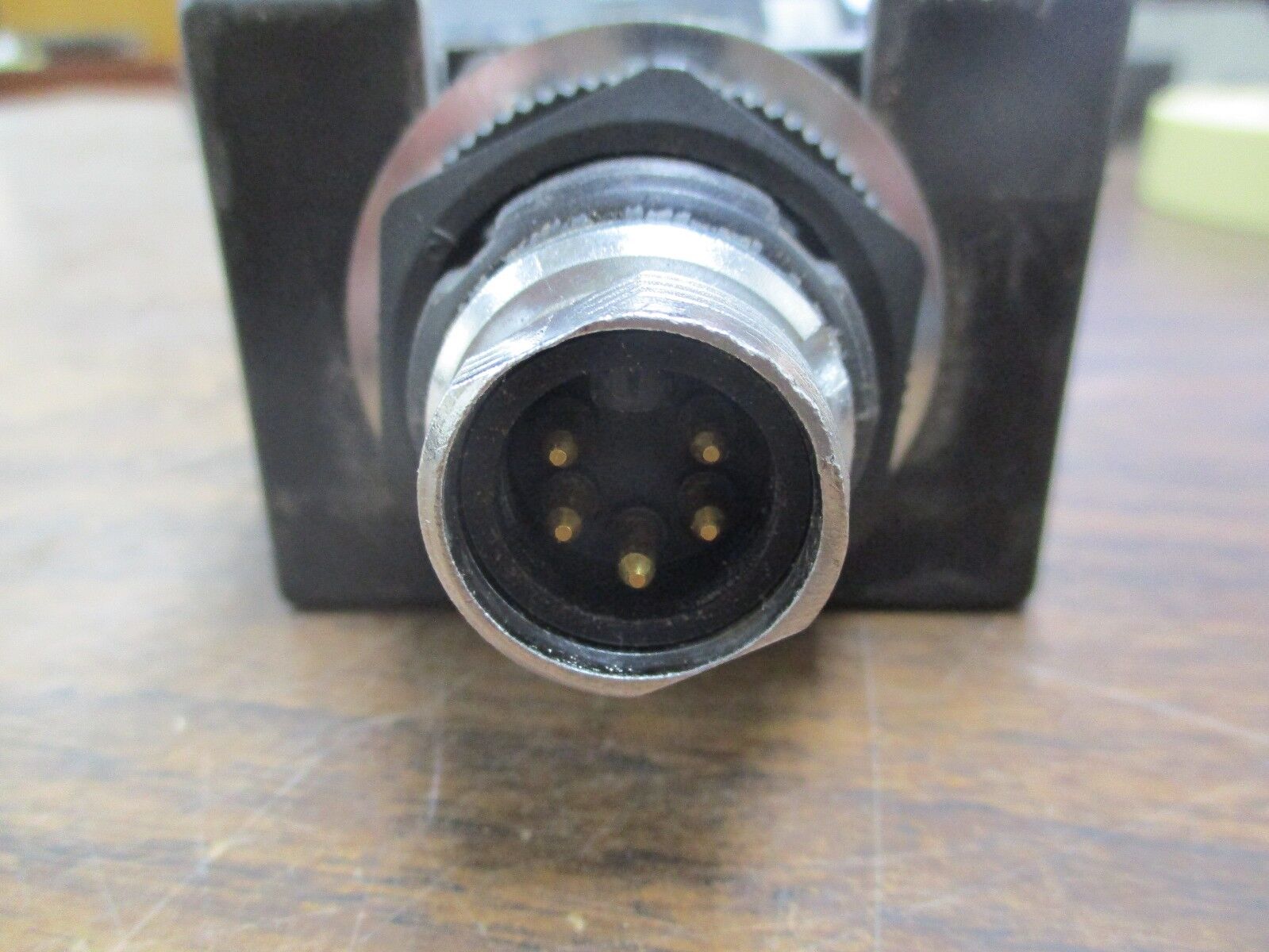 Banner Touch Switch OTBVR81QD Used