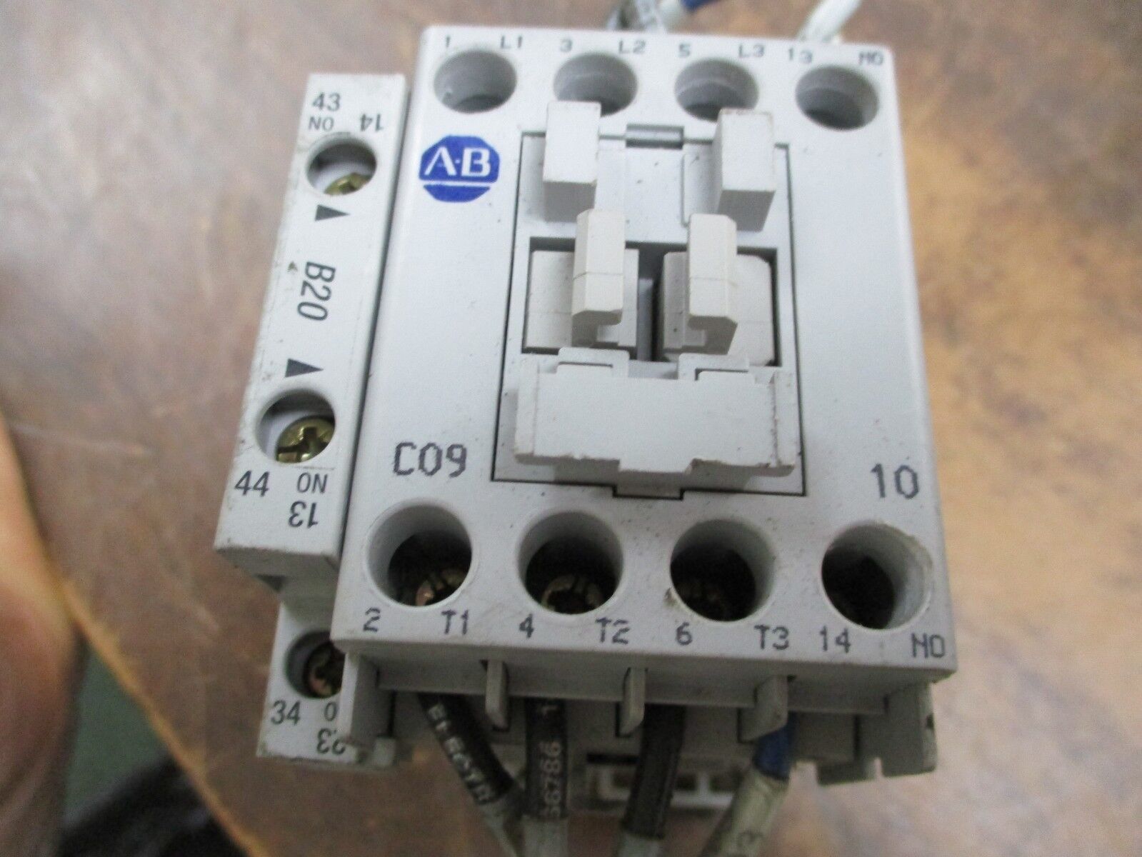 Allen-Bradley Contactor 100-C09Z*10  32A  24VDC Coil  Used