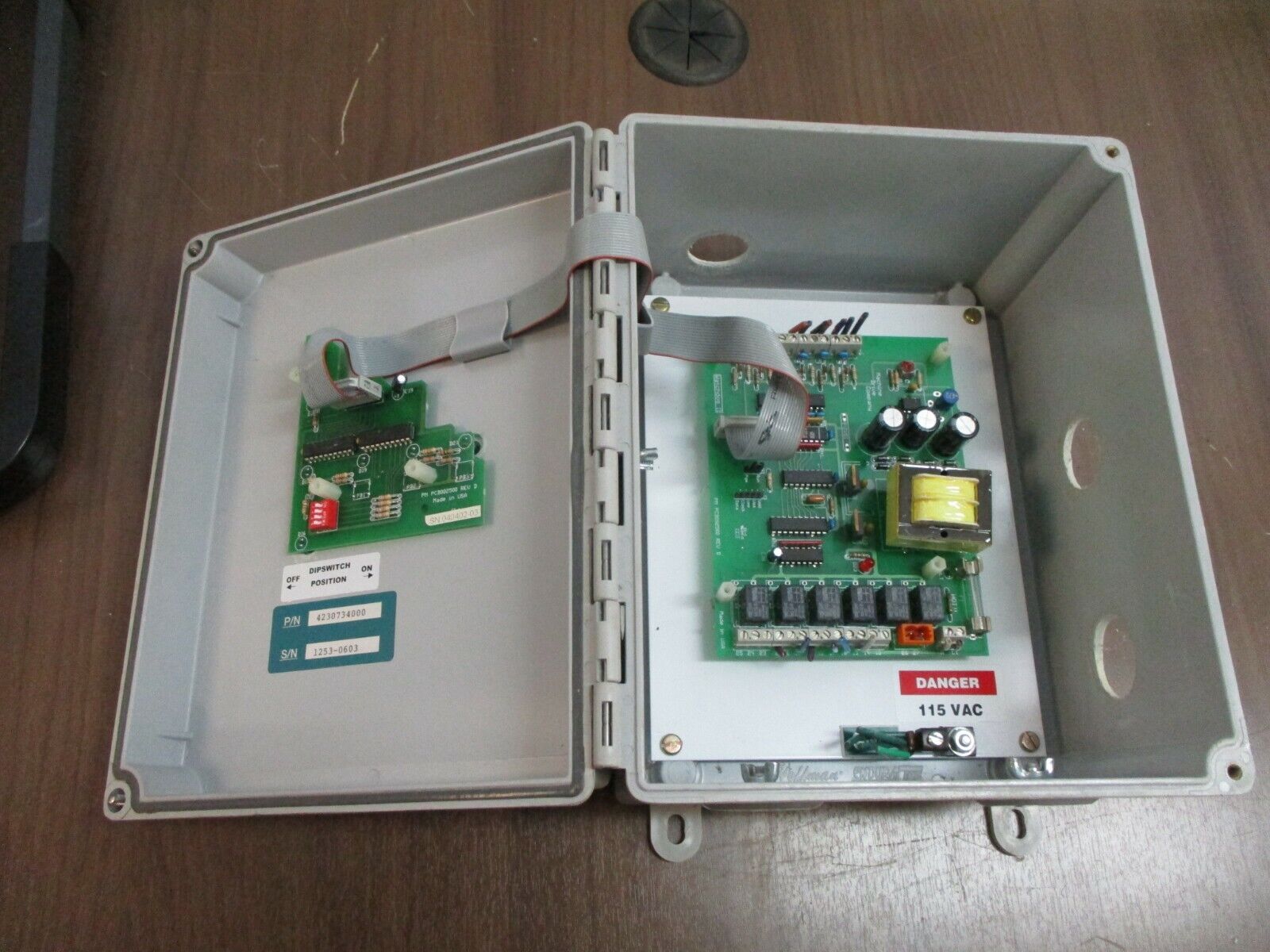 Moyno Fluid Detection Control 4230734000 Type: 3,3R,4,4X,12,13 Enclosure Used