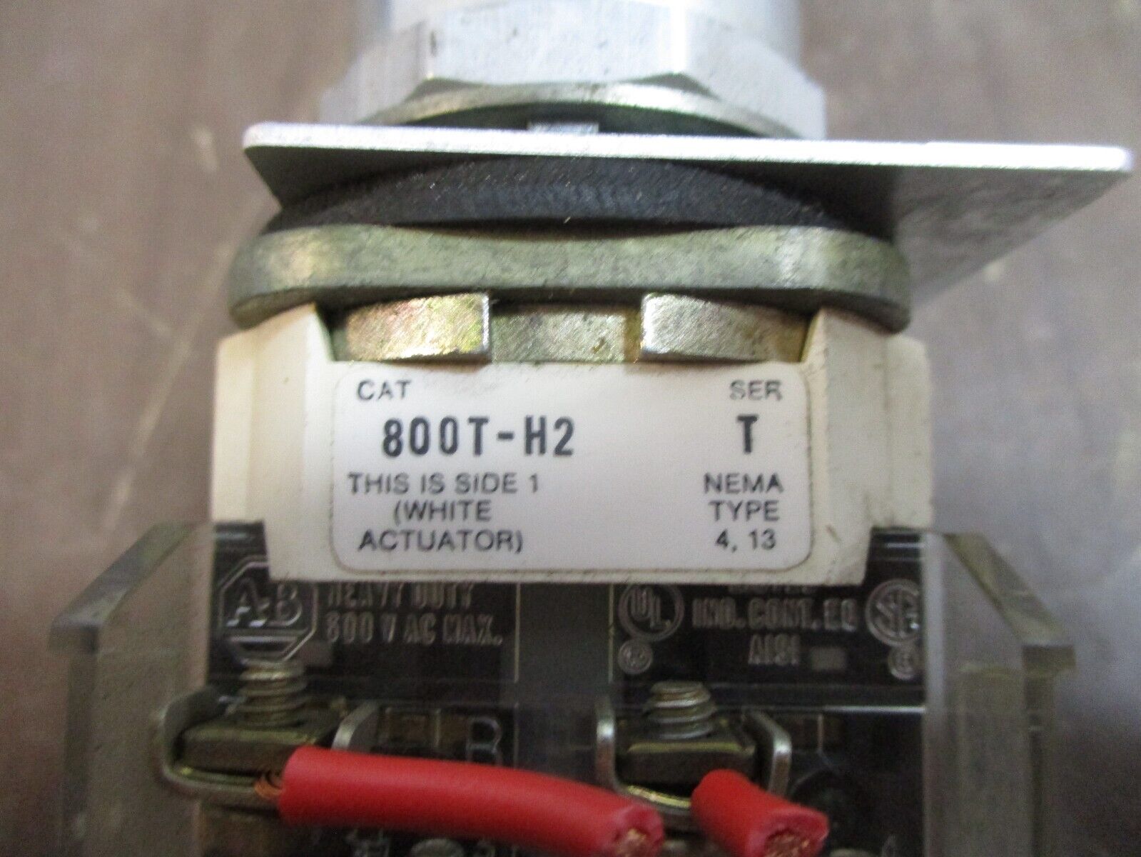 Allen-Bradley Selector Switch 800T-H2 Ser. T Nema Type 4, 13 Used