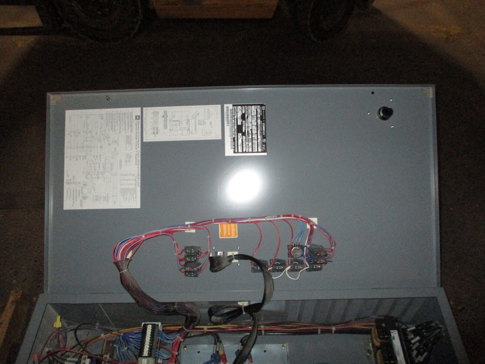 Square D EconoFlex Altivar AC Drive w/ Bypass 8839 58EJG4VY Ser. A 15HP 3Ph Used