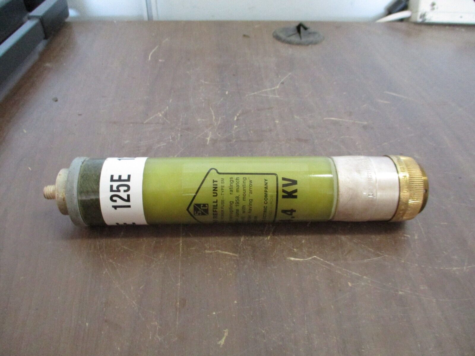 S&C SM-5 Fuse Refill Unit 262200R4 14.4kV 125E Used