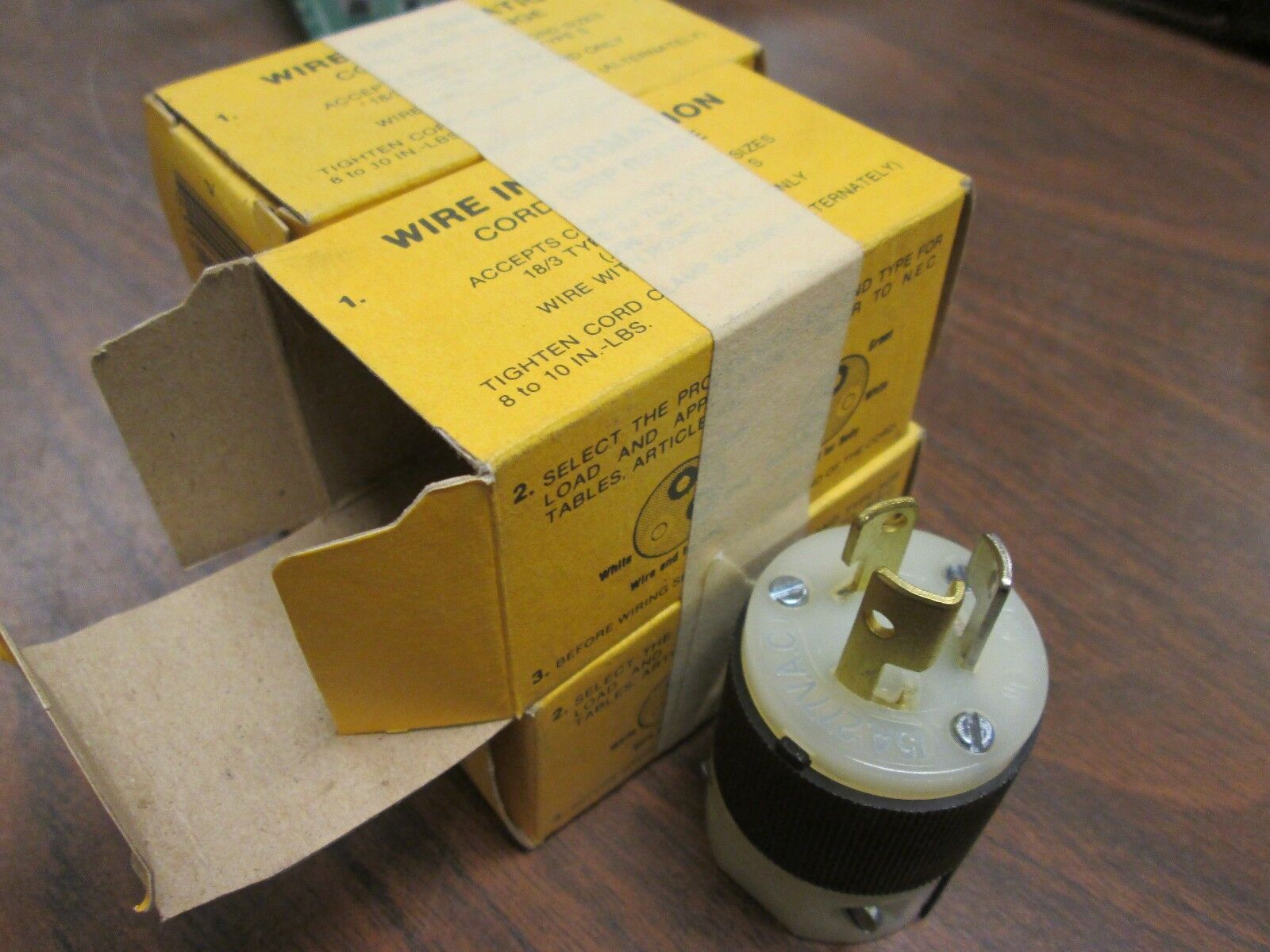 Hubbell  Dead Front Plug  4770-C  15A  277V  3W  15P  Nema L7  **Lot of 4**