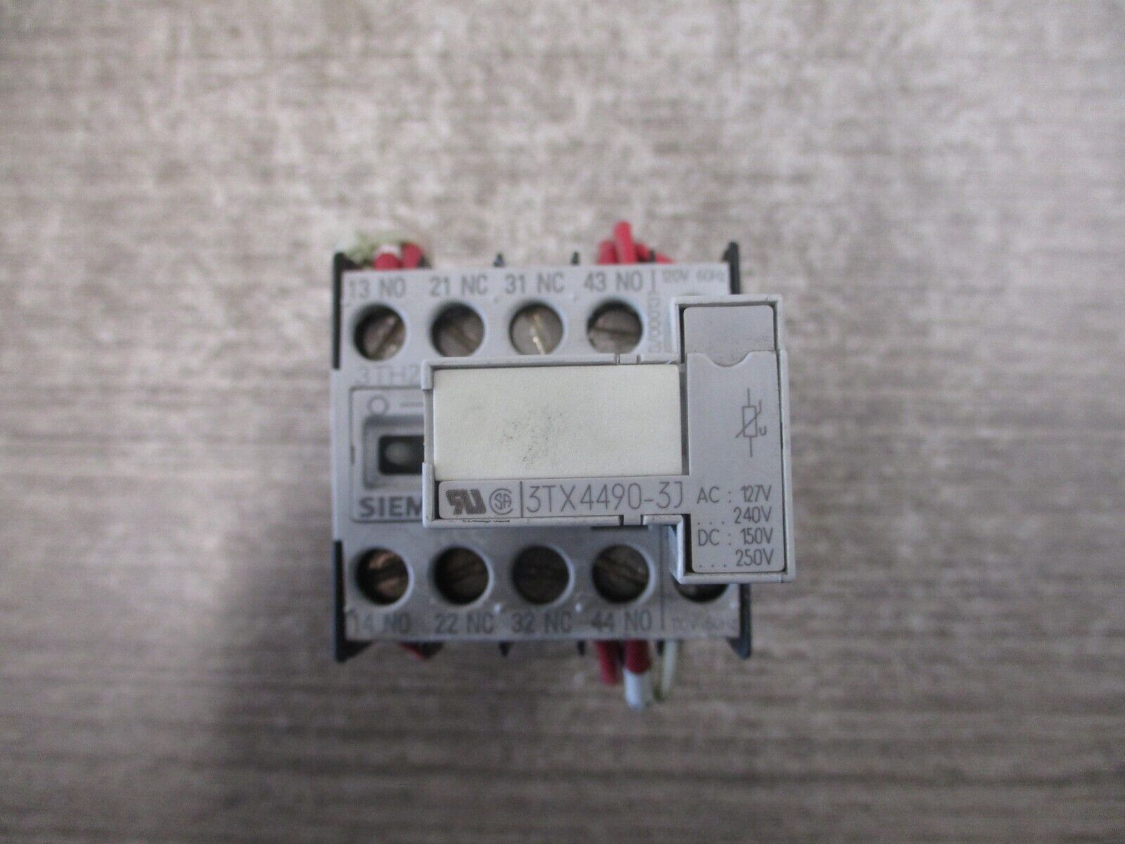 Siemens Contactor 3TH2022-0AK6 120V coil 10A 240V W/3TX4490-3J Suppressor Module