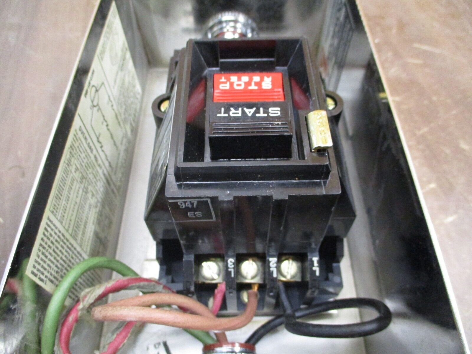 Square D Size M-1 Enclosed Starter 2510 MCW 13 Ser. B Used