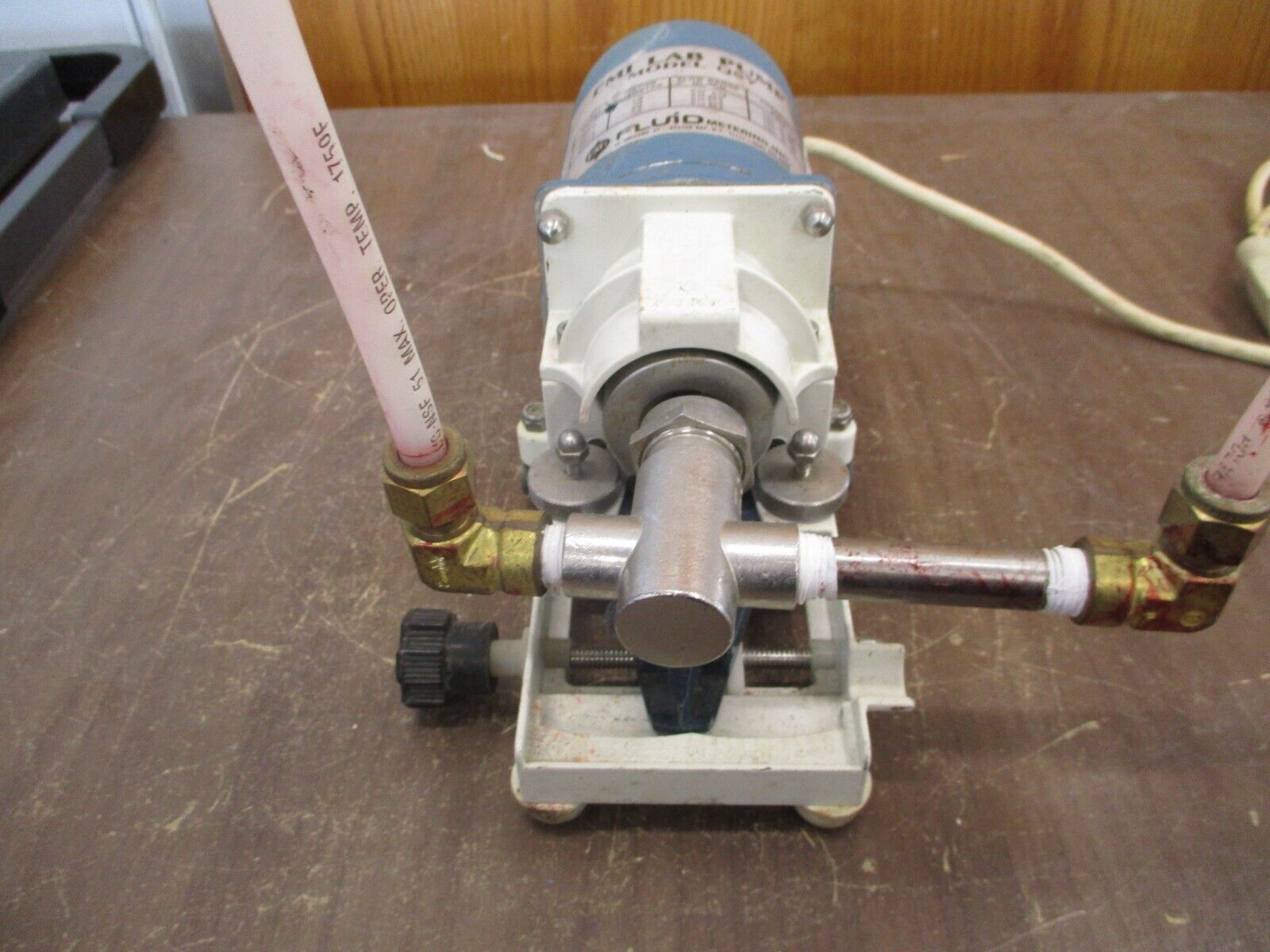 FMI Lab Pump QSY 120V 0.3A 50/60Hz 72 RPM Used