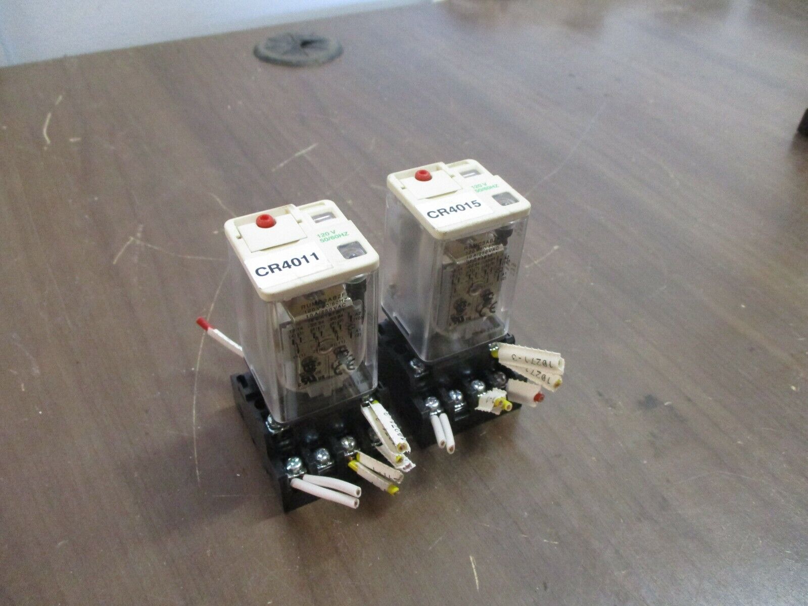 Telemecanique Relay RUMC3AB2F7 120V Coil w/ Base *Lot of 2* Used