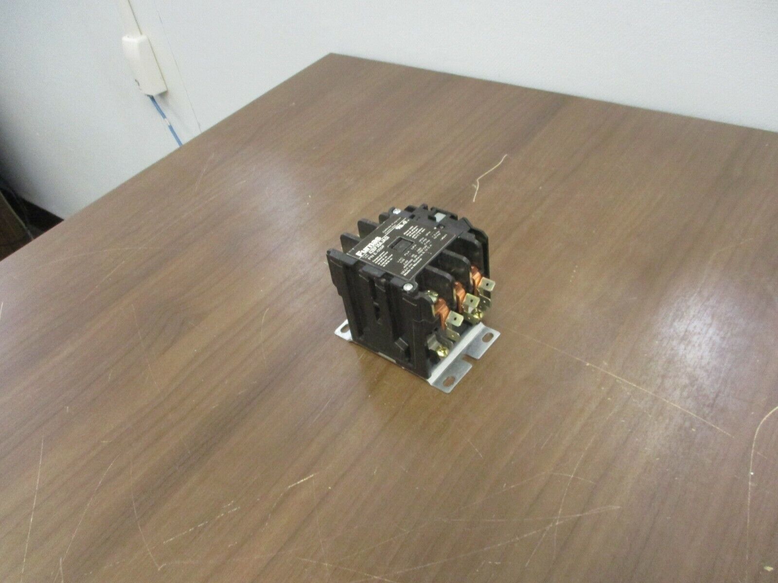 Furnas Contactor 42BF35AJASI 24V Coil 30A 600V w/ Aux Contact Used