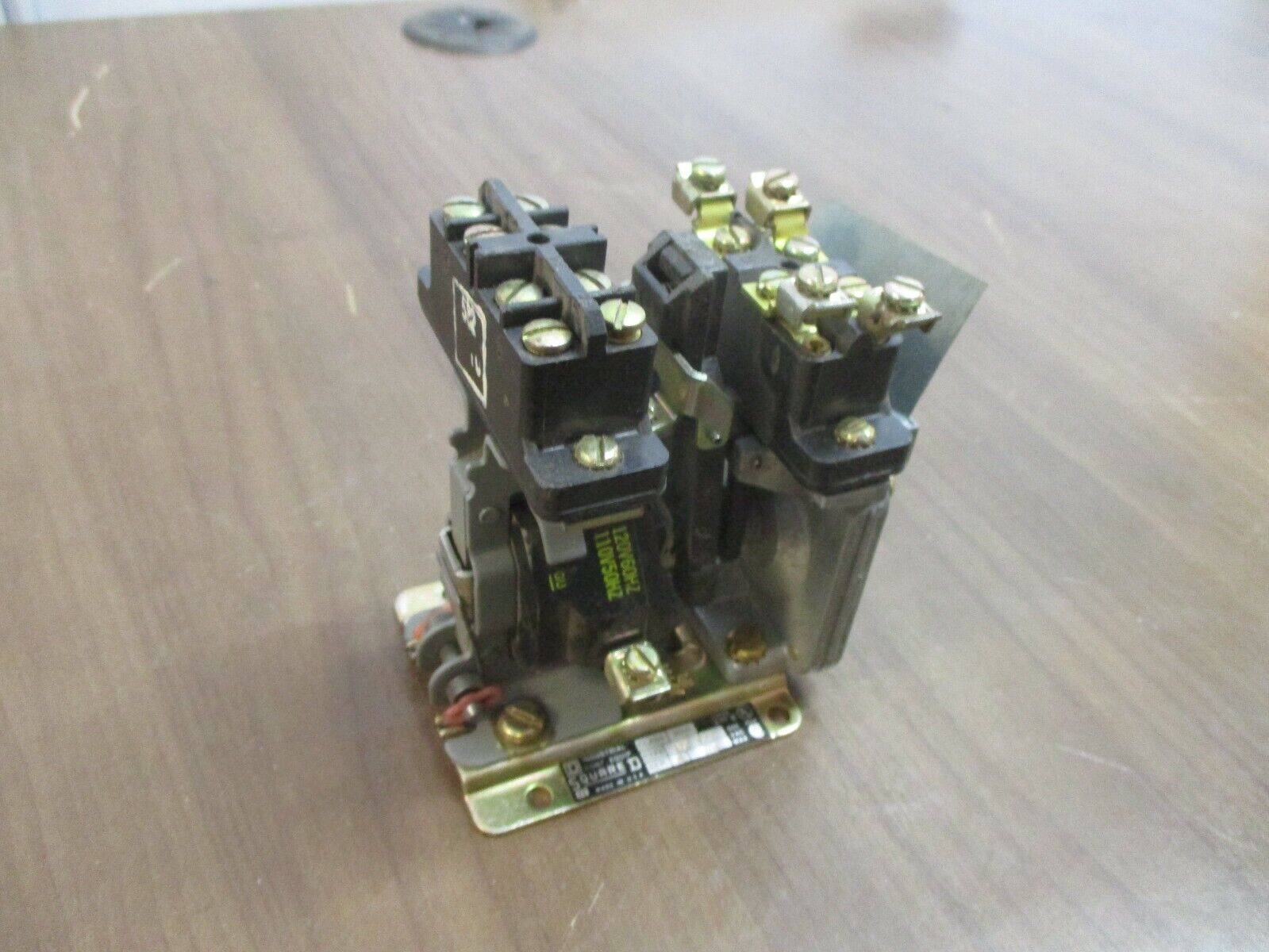 Square D Timing Relay 9050 A012E Ser. A 120V Coil 600V Used
