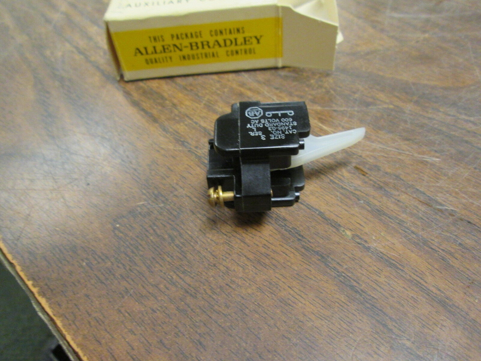 Allen-Bradley Aux Contact 1495-G3 N.C. Early Break Size 3 New Surplus