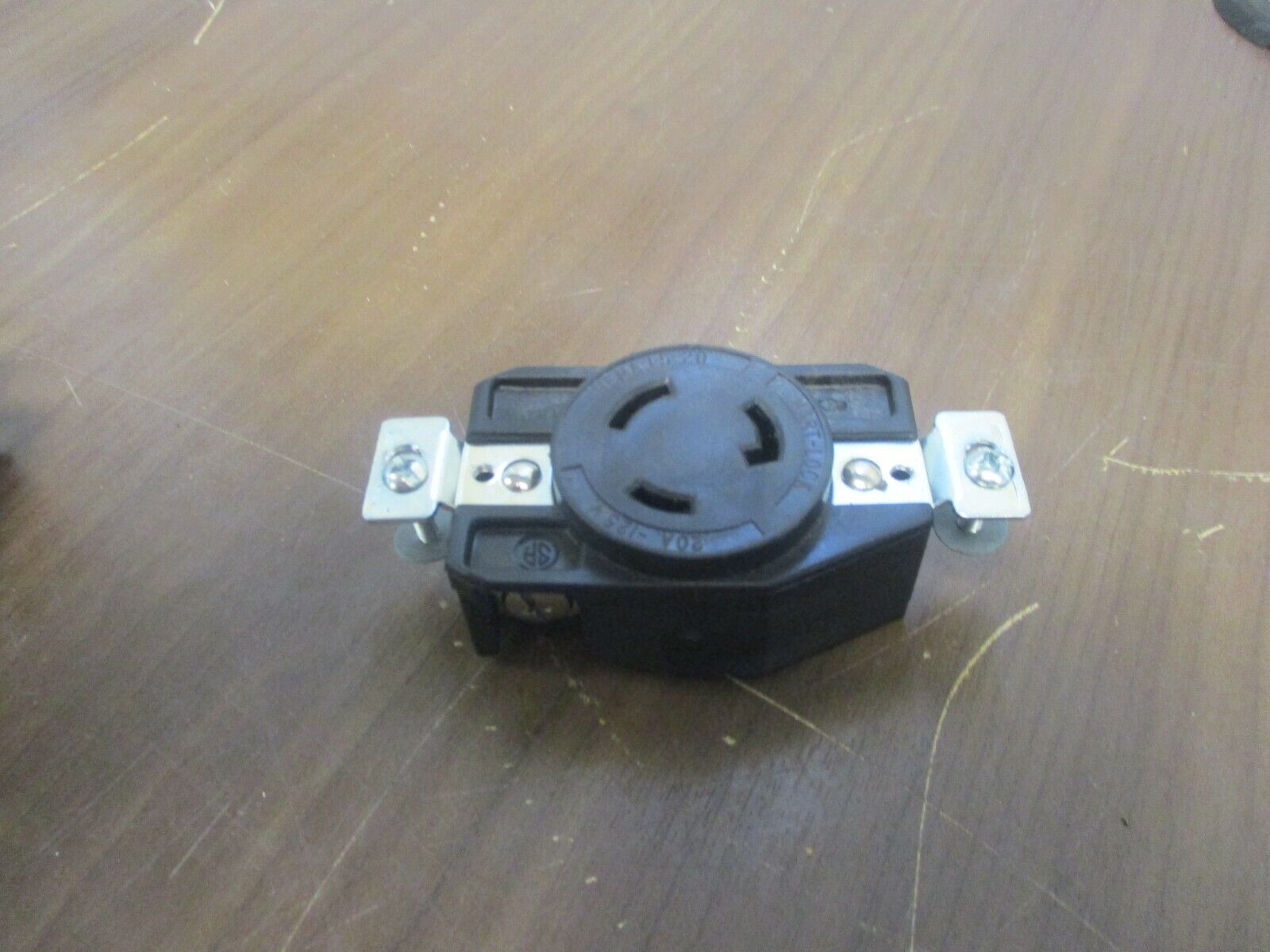 Arrow Hart Hart-Lock Receptacle NEMA L5-20 20A 125V *Lot of 4* Used