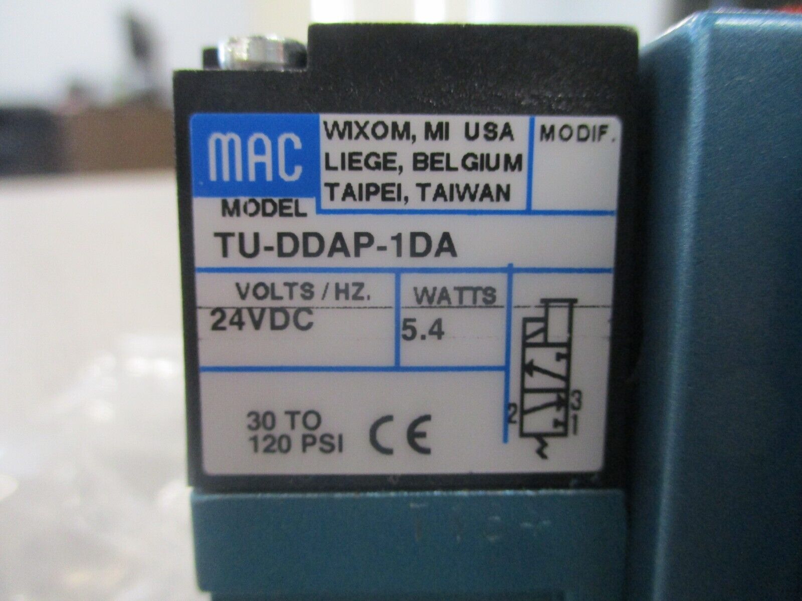 MAC Solenoid Valve 82A-BF-000-TU-DDAP-1DA New Surplus