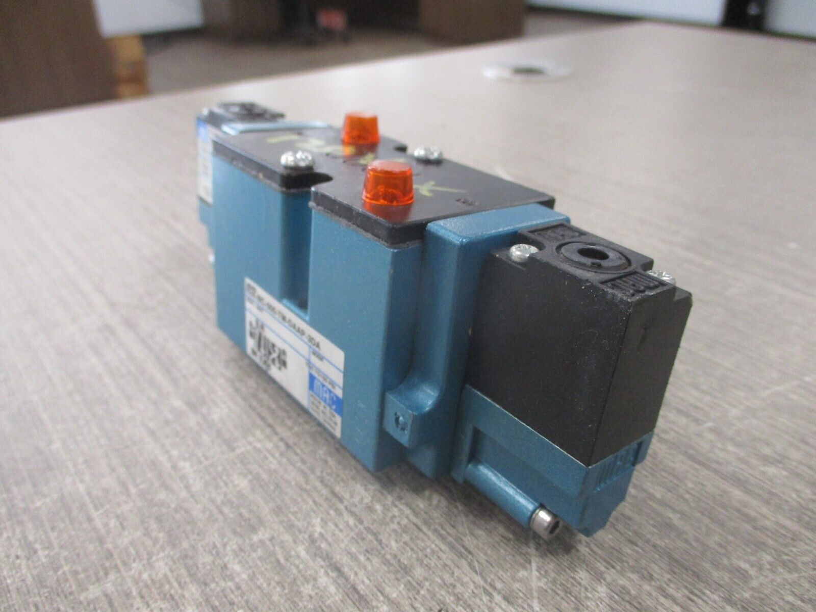 MAC Solenoid Valve 82A-BC-000-TM-DAAP-3DA Used