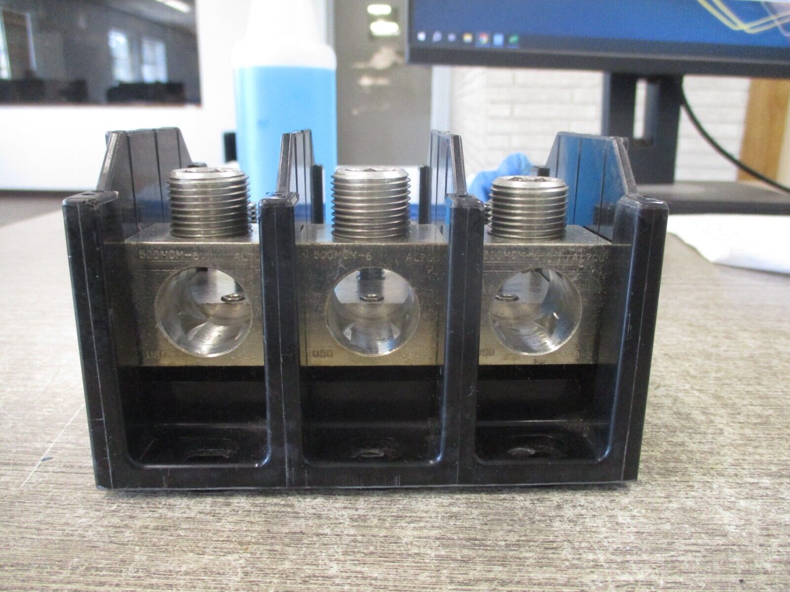 Buss Power Distribution Block 16383-3 380A 600V 3P Line: 500-6 Load: 3/8-16 STUD