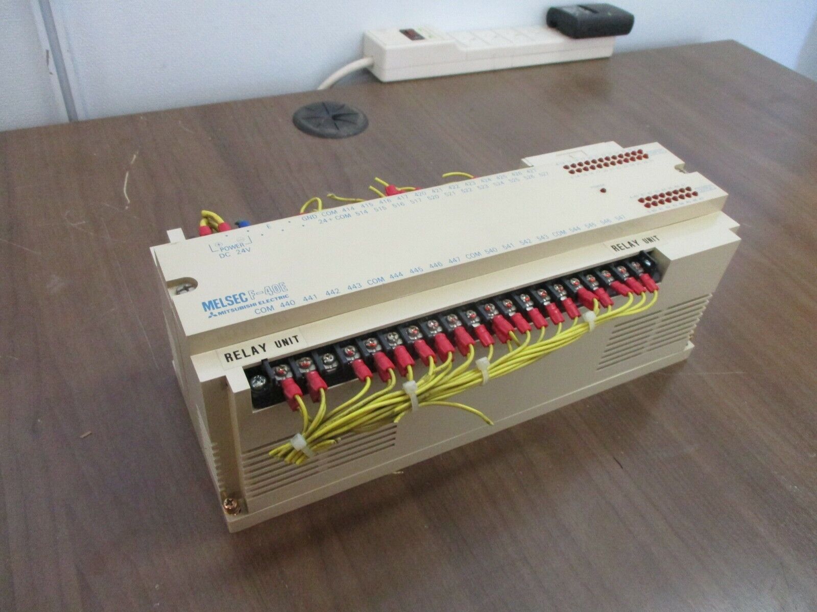 Mitsubishi Melsec F-40E Programmable Controller F-40ER-D 24VDC Used