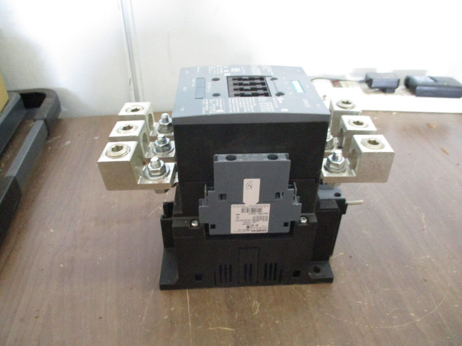 Siemens Sirius Contactor 3RT1055-6...6  110-127V Coil 195A 600V Used