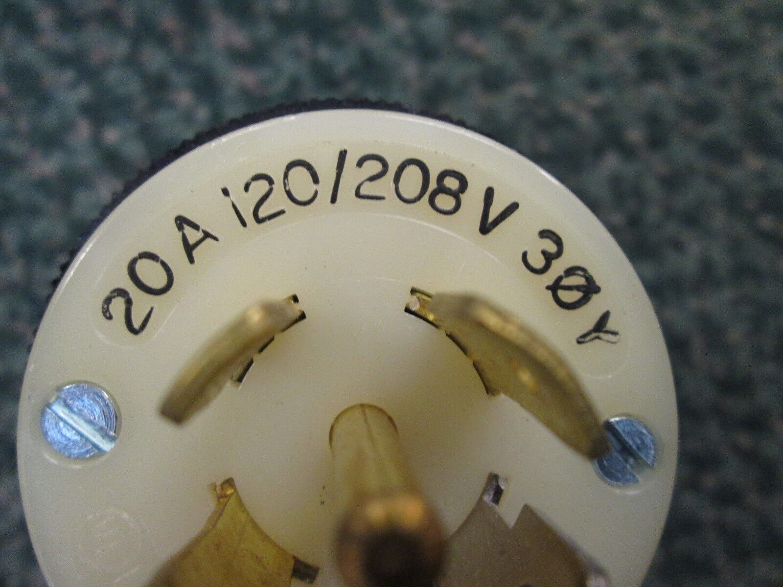 Twist-Lock Plug 2511 20A 120/208V 3Ph 4P 5W New Surplus